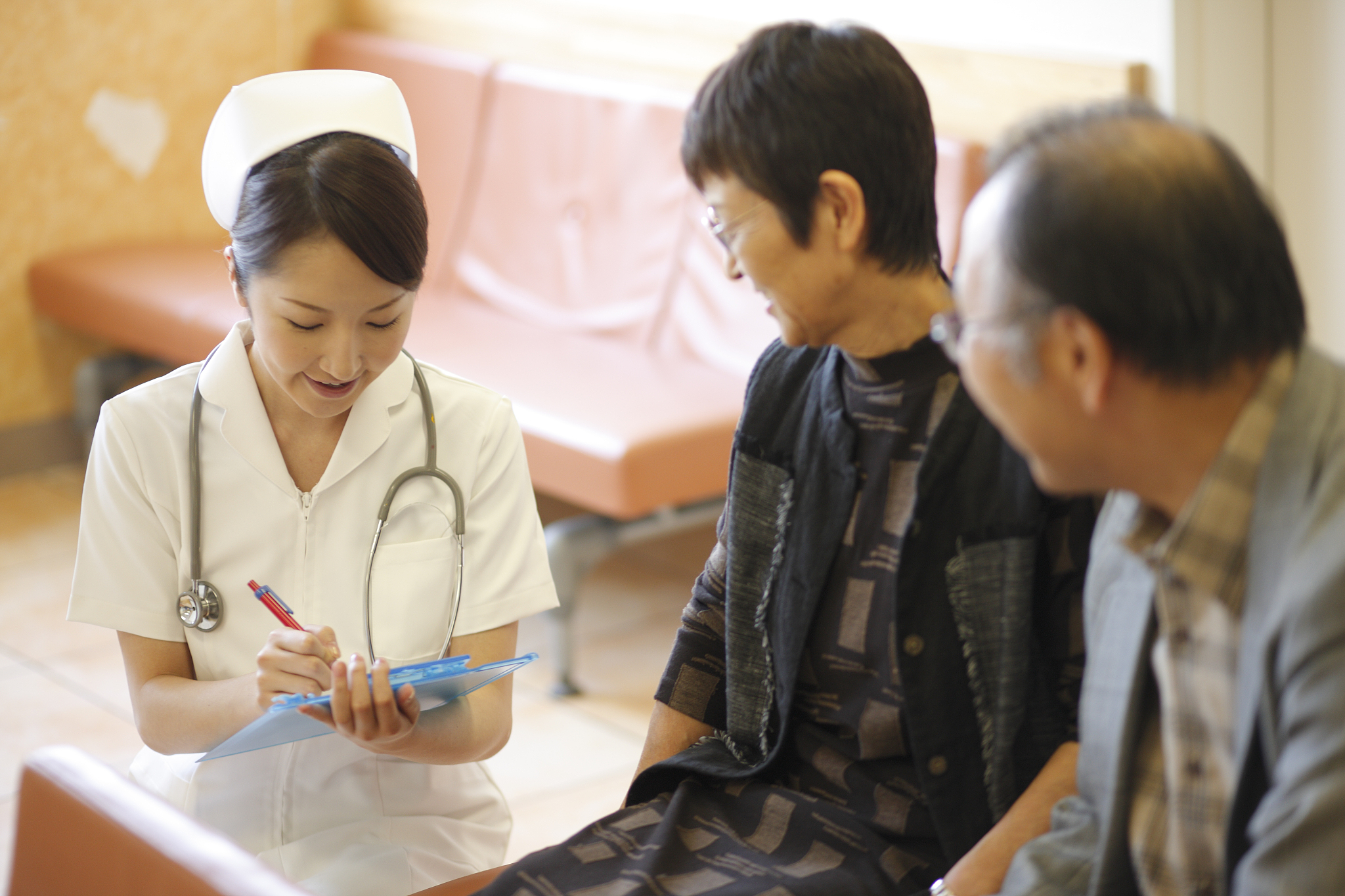 成都卫校2019年末对日本护士行业的薪资待遇情况调查