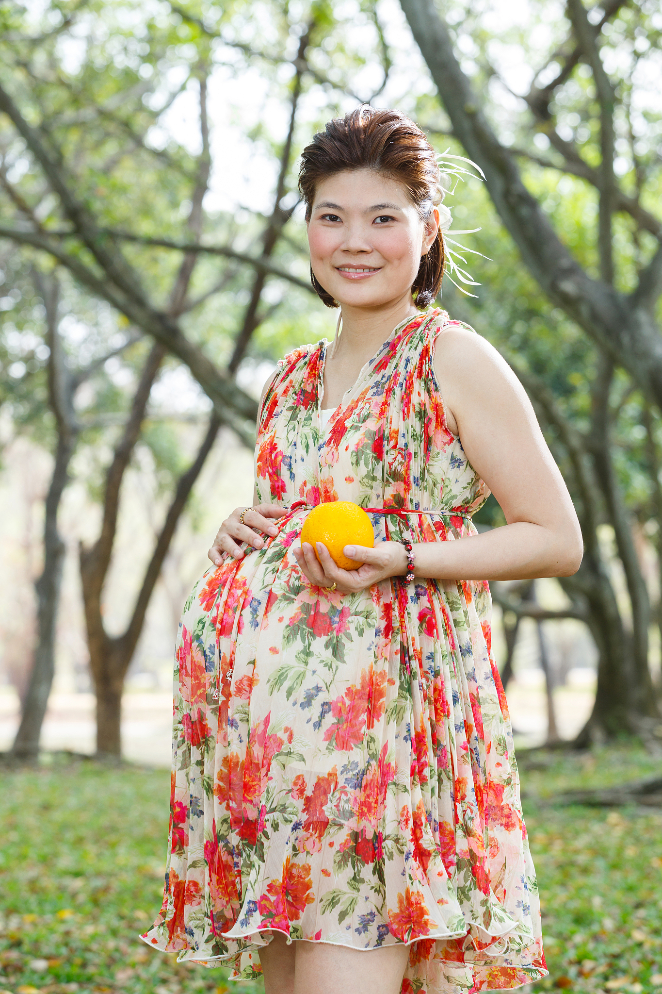 asian pregnant woman