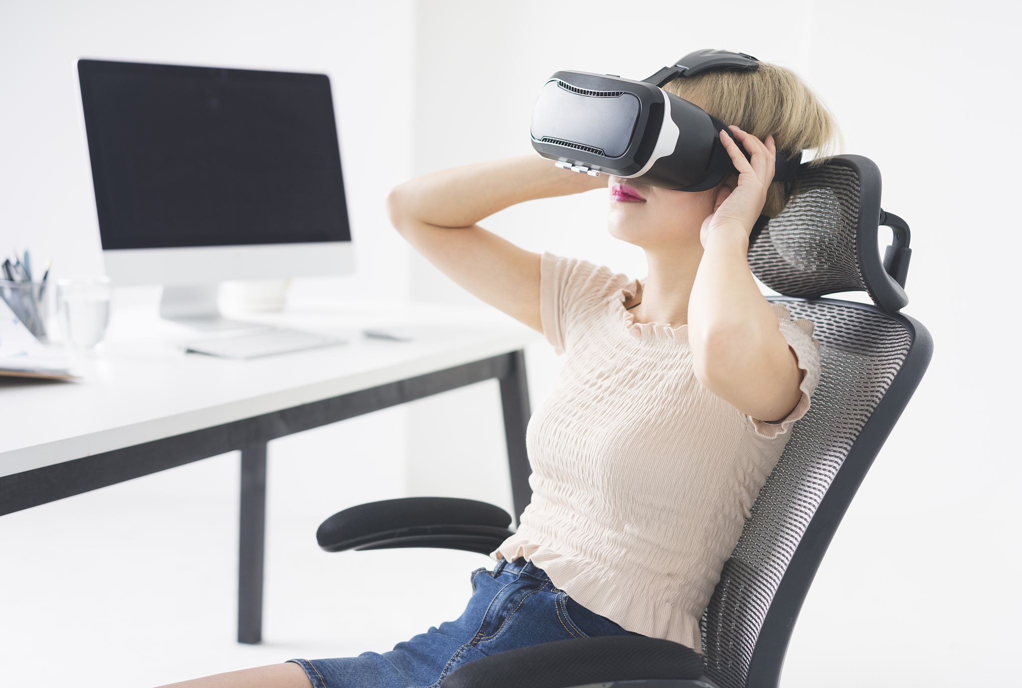 樱花校园模拟器 1.0.0 更新日志 - 春季主题活动、新道具和优化