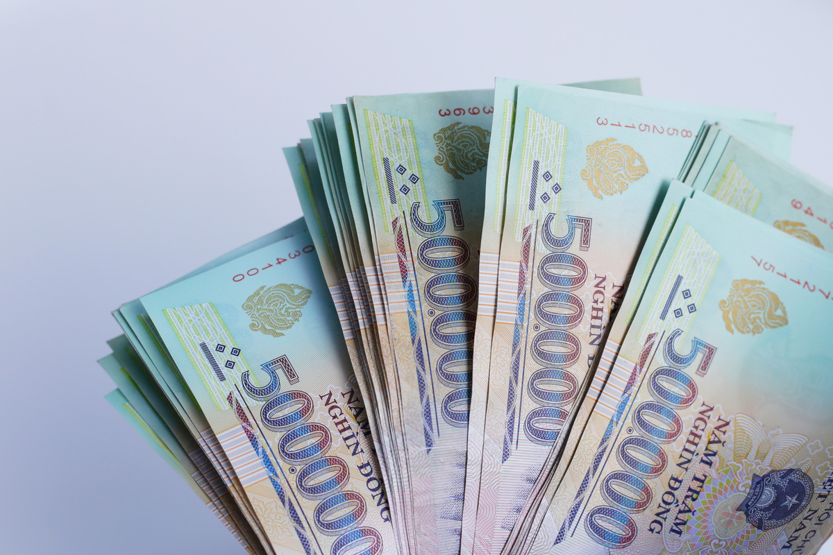 2000万越南盾等于多少美金