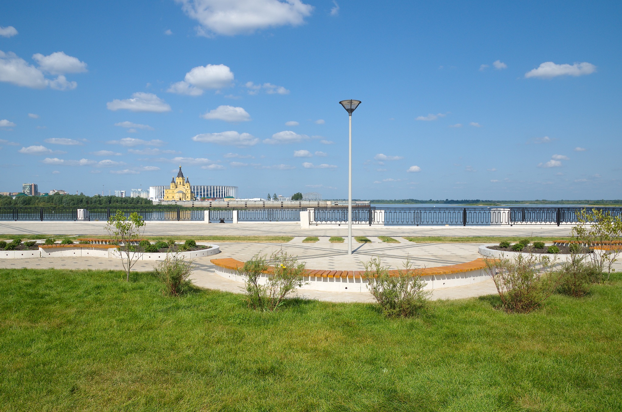 view of nizhnevolzhskaya embankment on summer days, nizhny novgo