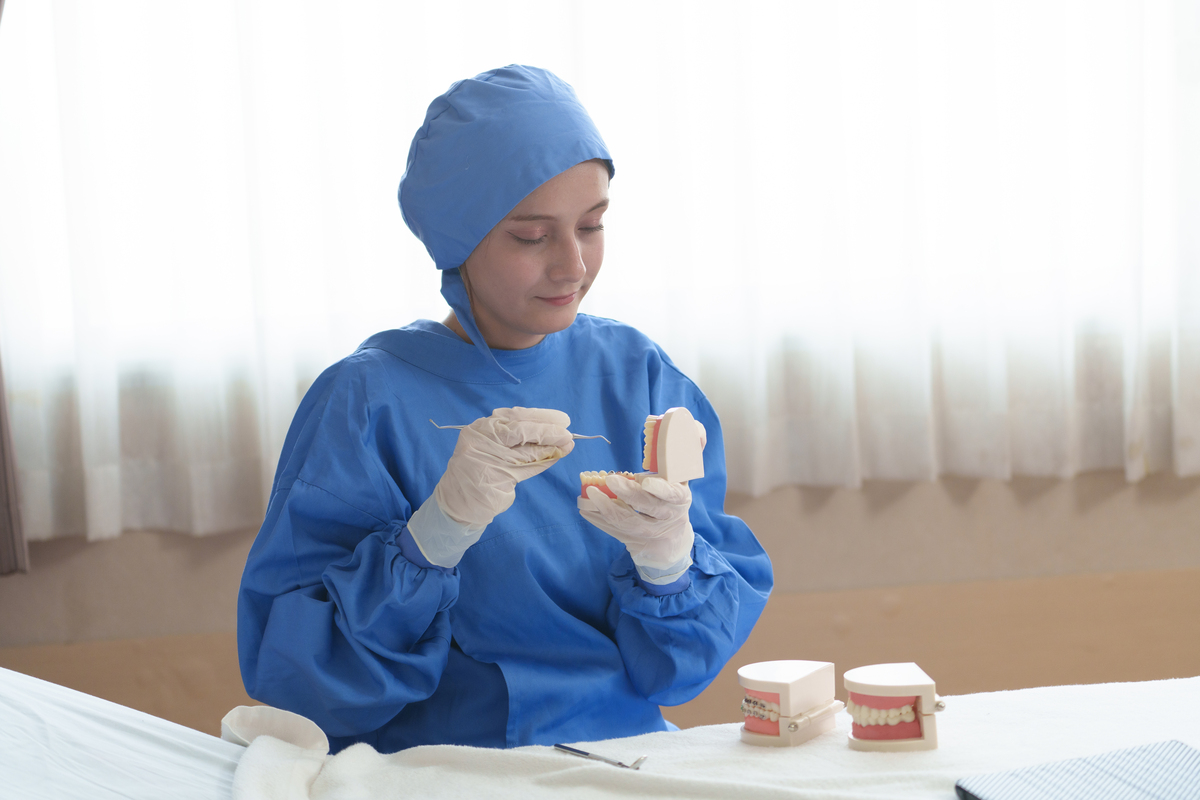 山东安装工程技工学校口腔义齿制造专业：培养口腔修复人才