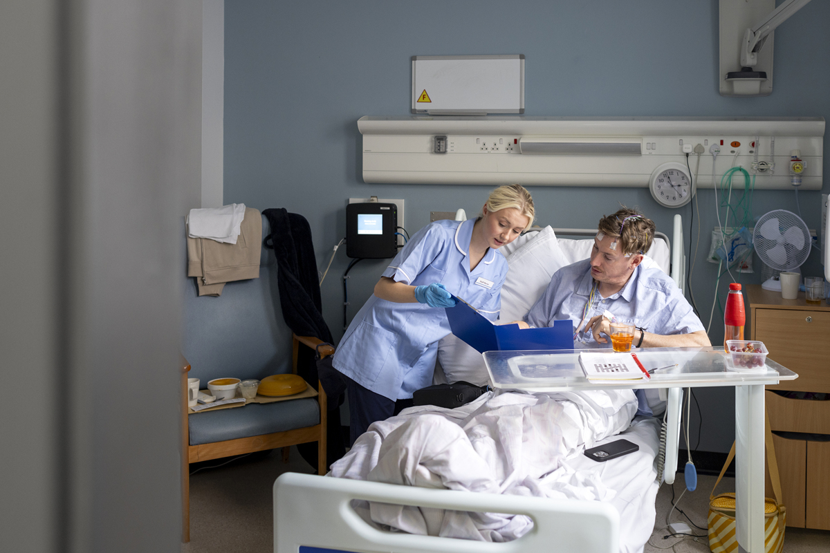 美国的精神科医院怎么管理男病人的？他们分男女病区吗？