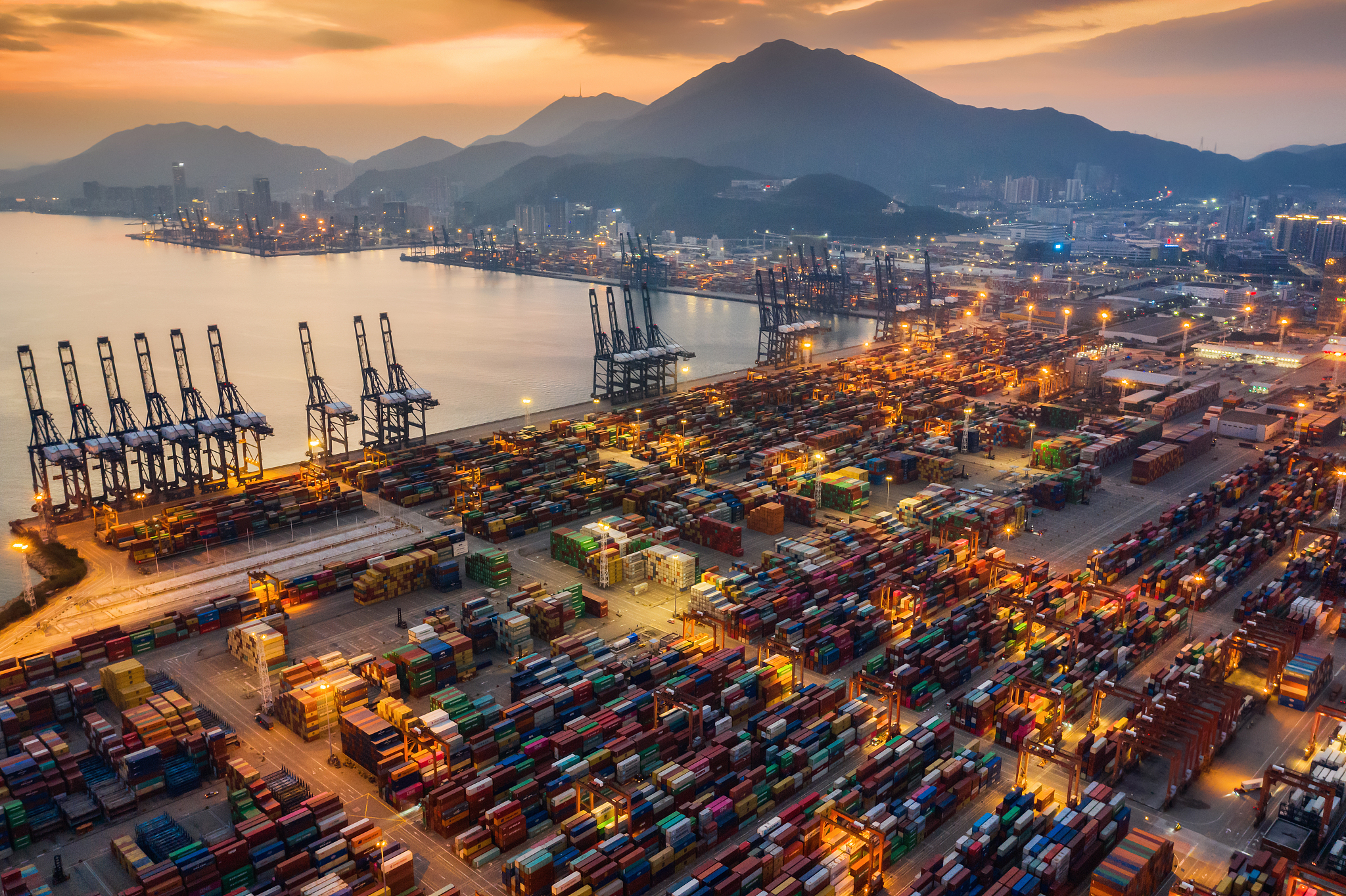 深圳港颜实业趣海外