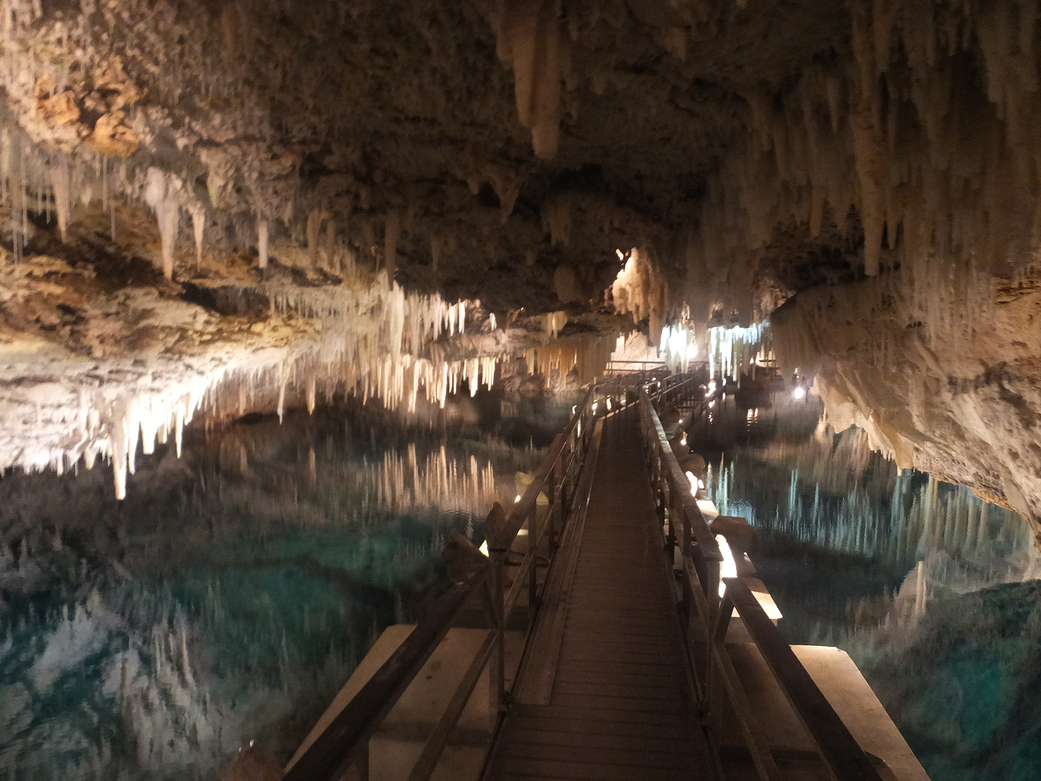 crystal caves in bermuda
