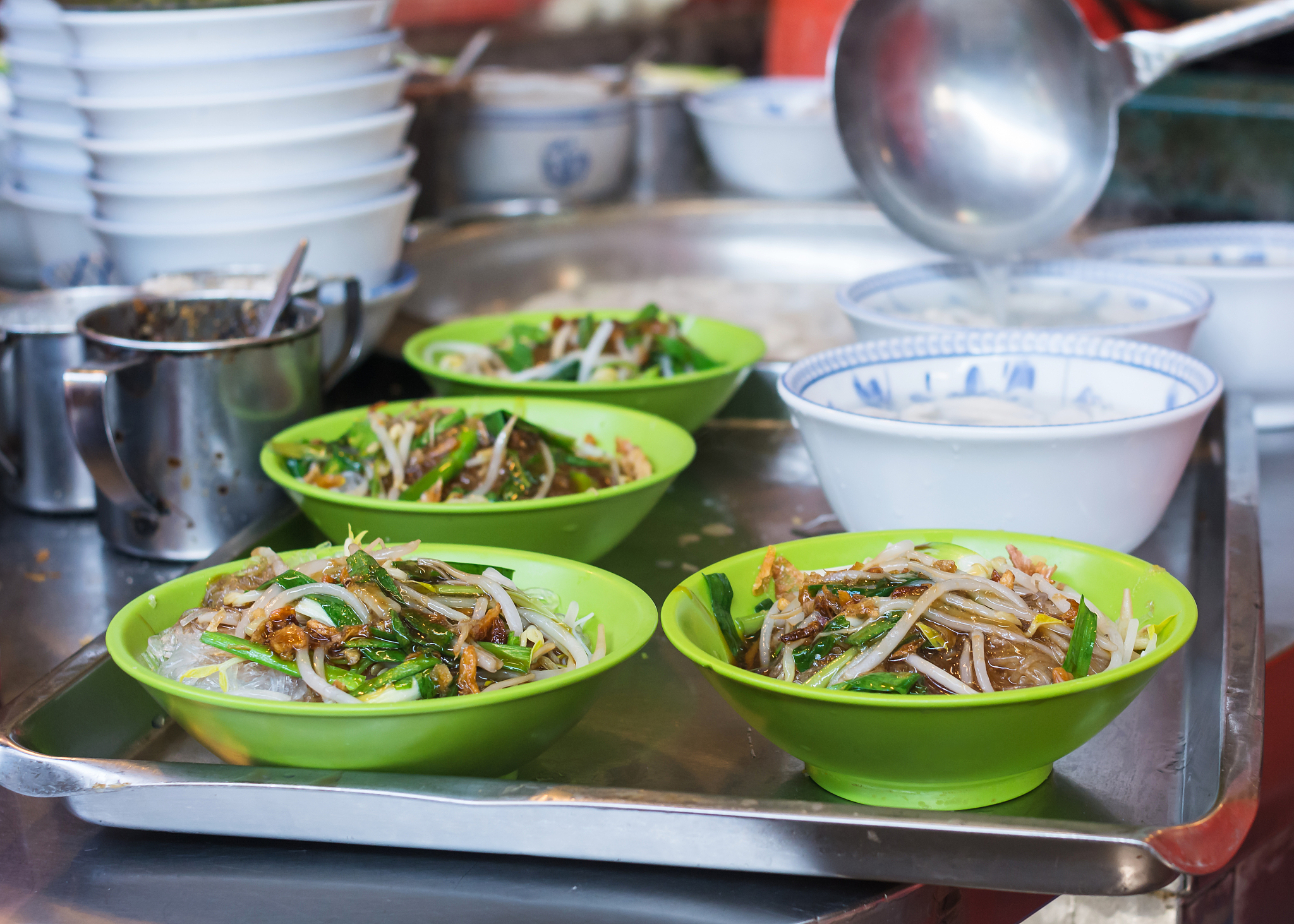 中消协等倡议「积极推广『小份菜』『半份菜』」，如何看待此倡议？将产生哪些影响？，根据这个话题写一篇完整文稿