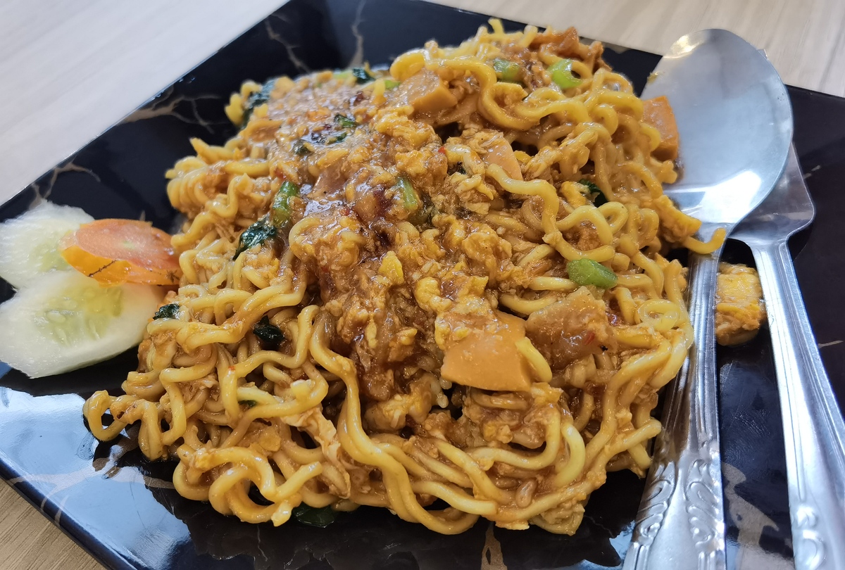 方便面炒鸡：30字好评，一口接一口停不下来！