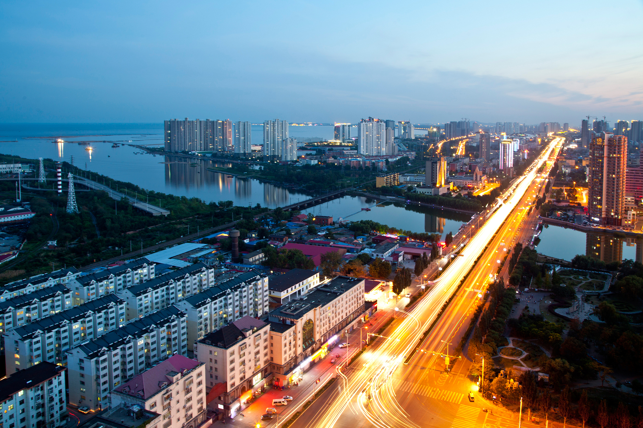 河北省秦皇岛城市建筑夜景