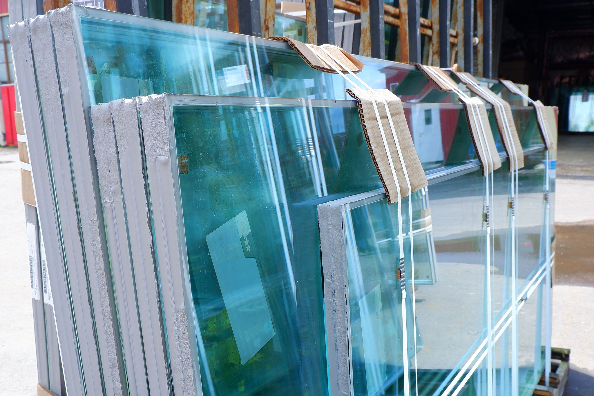 multiply glass panes with multifuctional glasses for wooden wind
