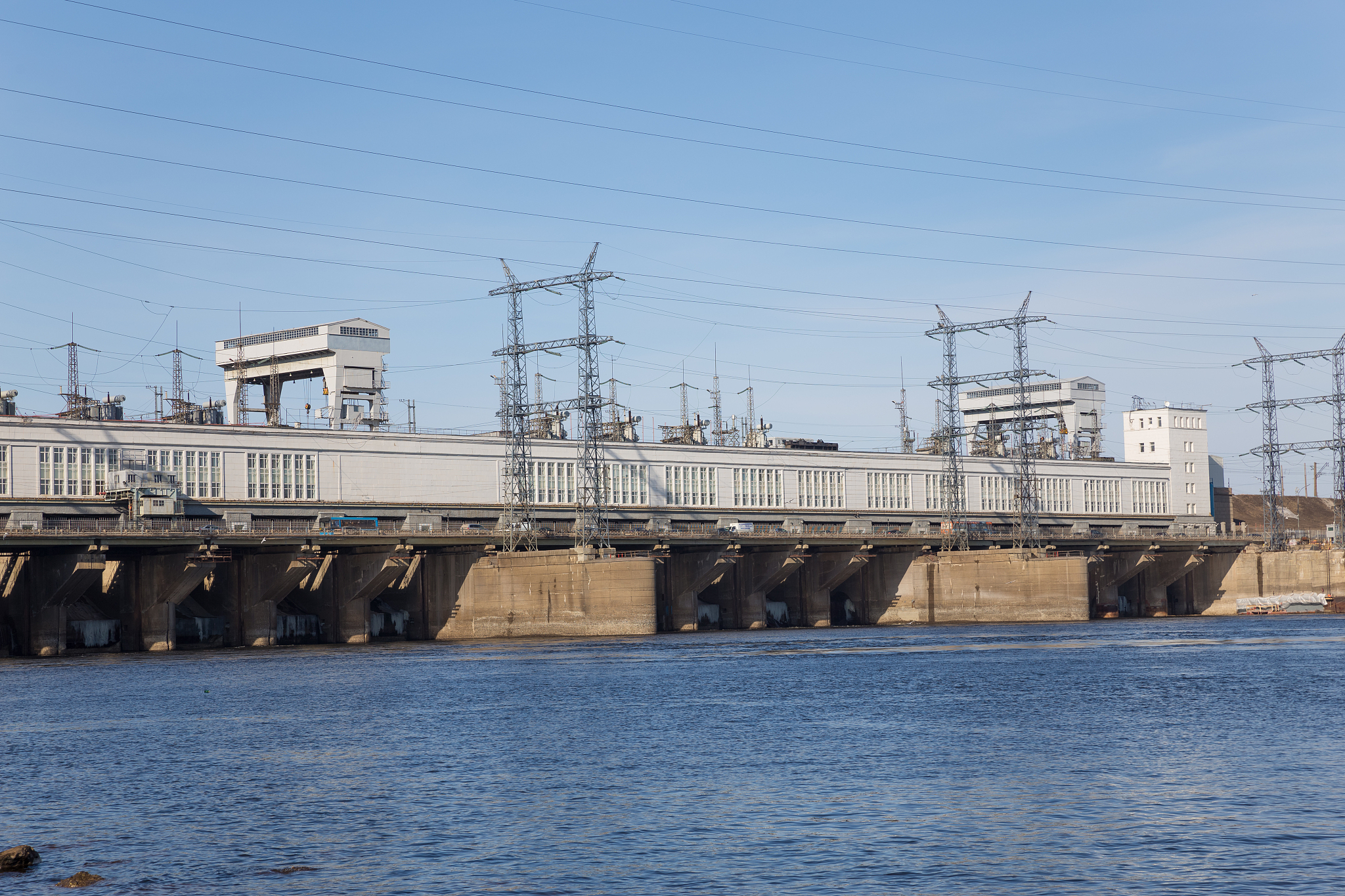 小型水电站及电力网专科课程：专业知识和实践技能的培养