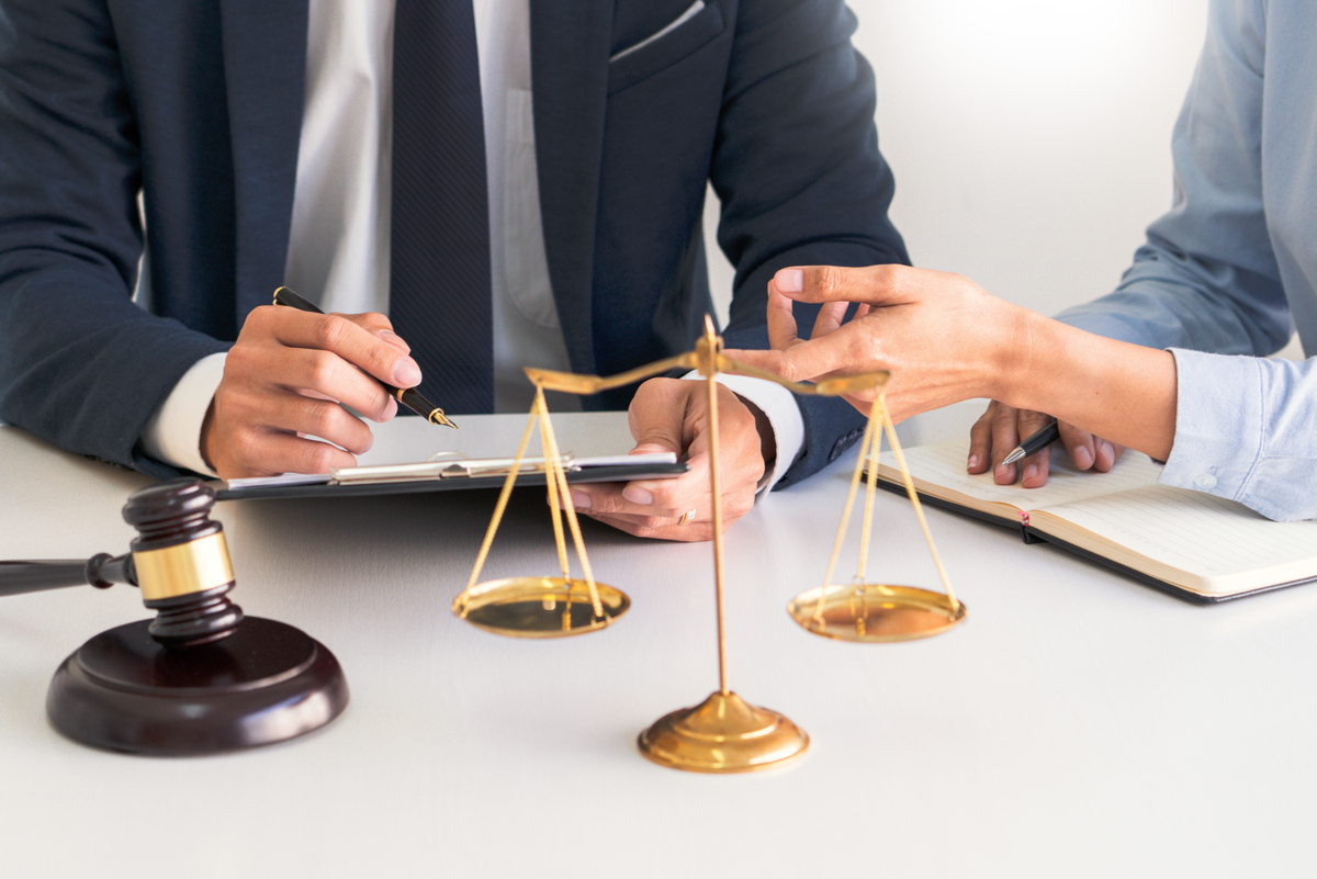 选择律师，如何兼顾质量和成本？资深律师团队为您保驾护航！