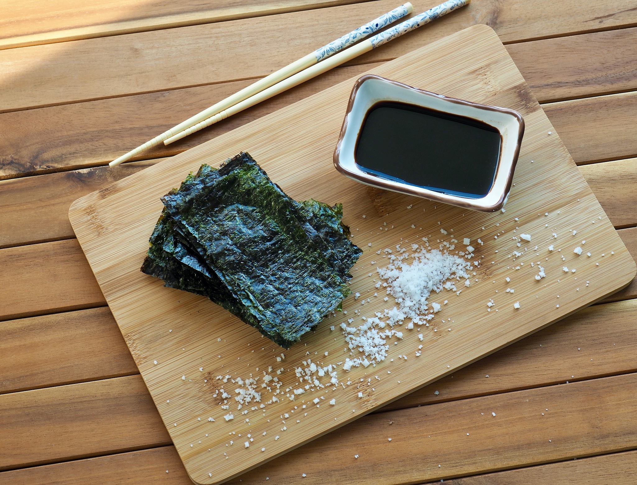 asian food laver, seasoned laver and salt and soy sauce