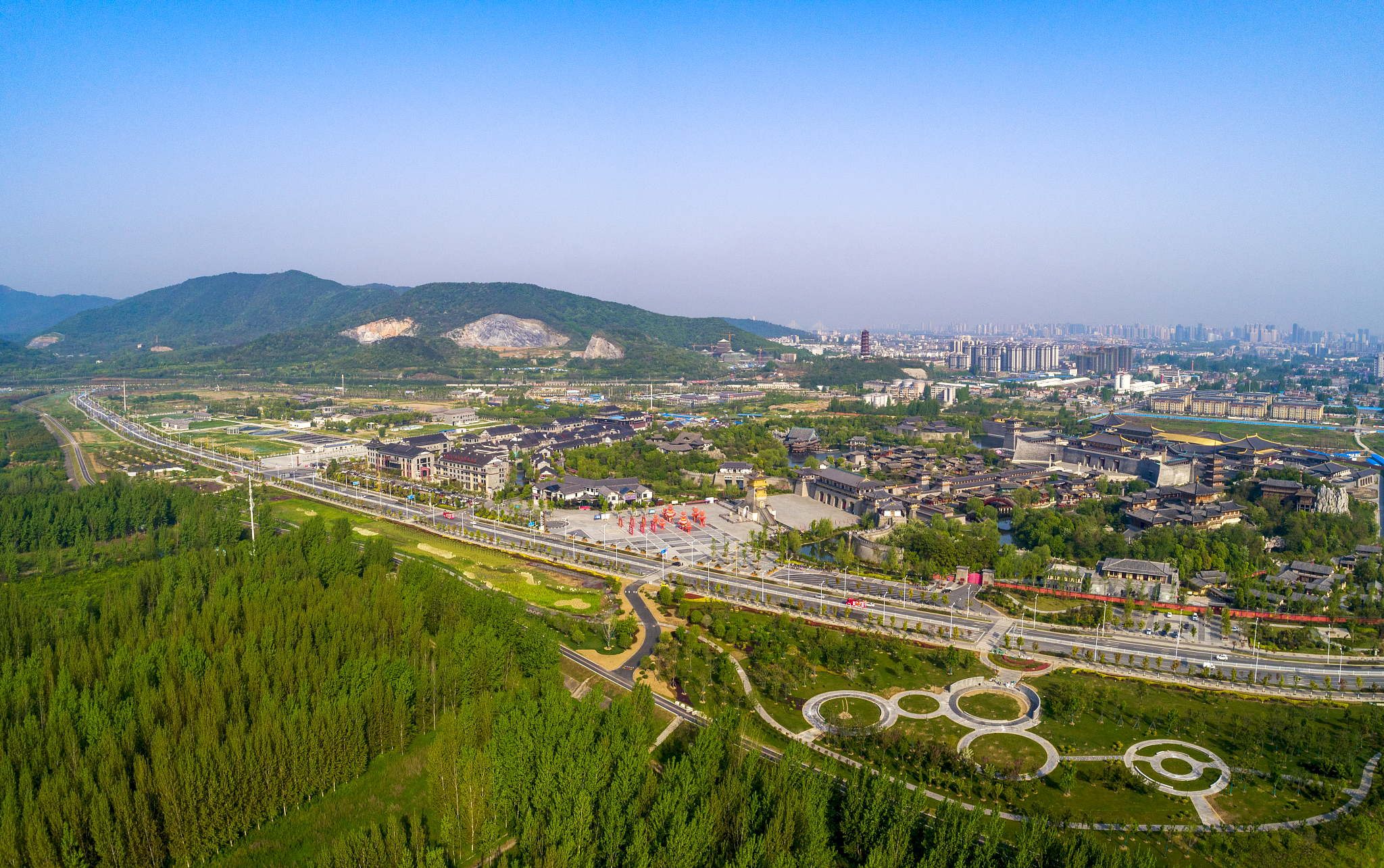 襄阳唐城景区影视城仿唐风格建筑风光