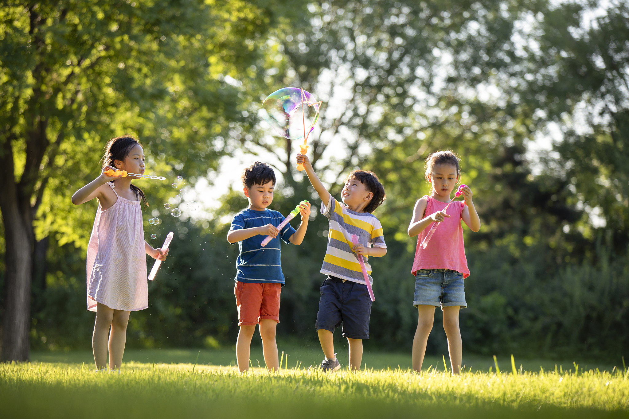 开展活动对小朋友的益处：促进全面发展