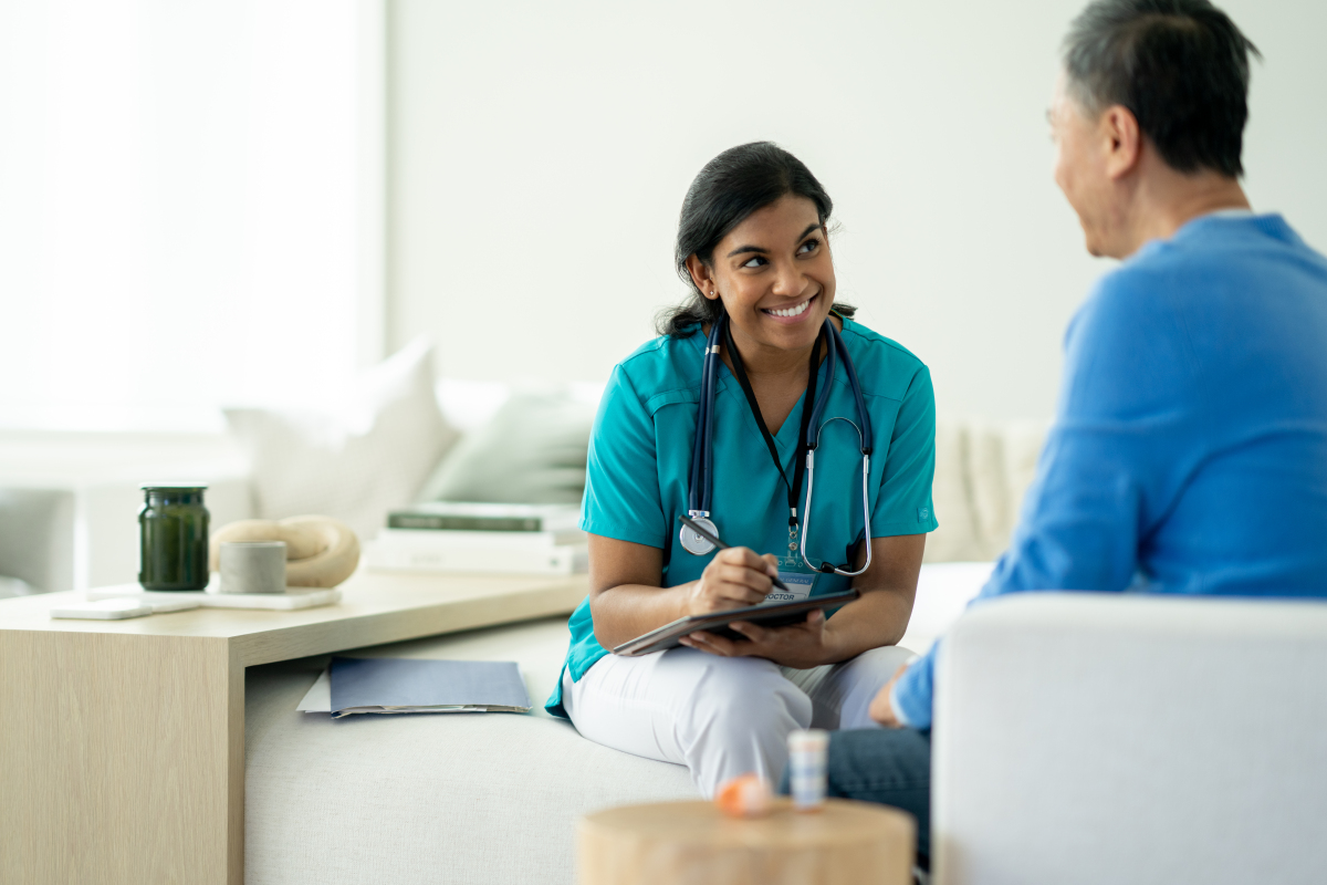 初中生学习护理的就业前景：机遇与挑战并存