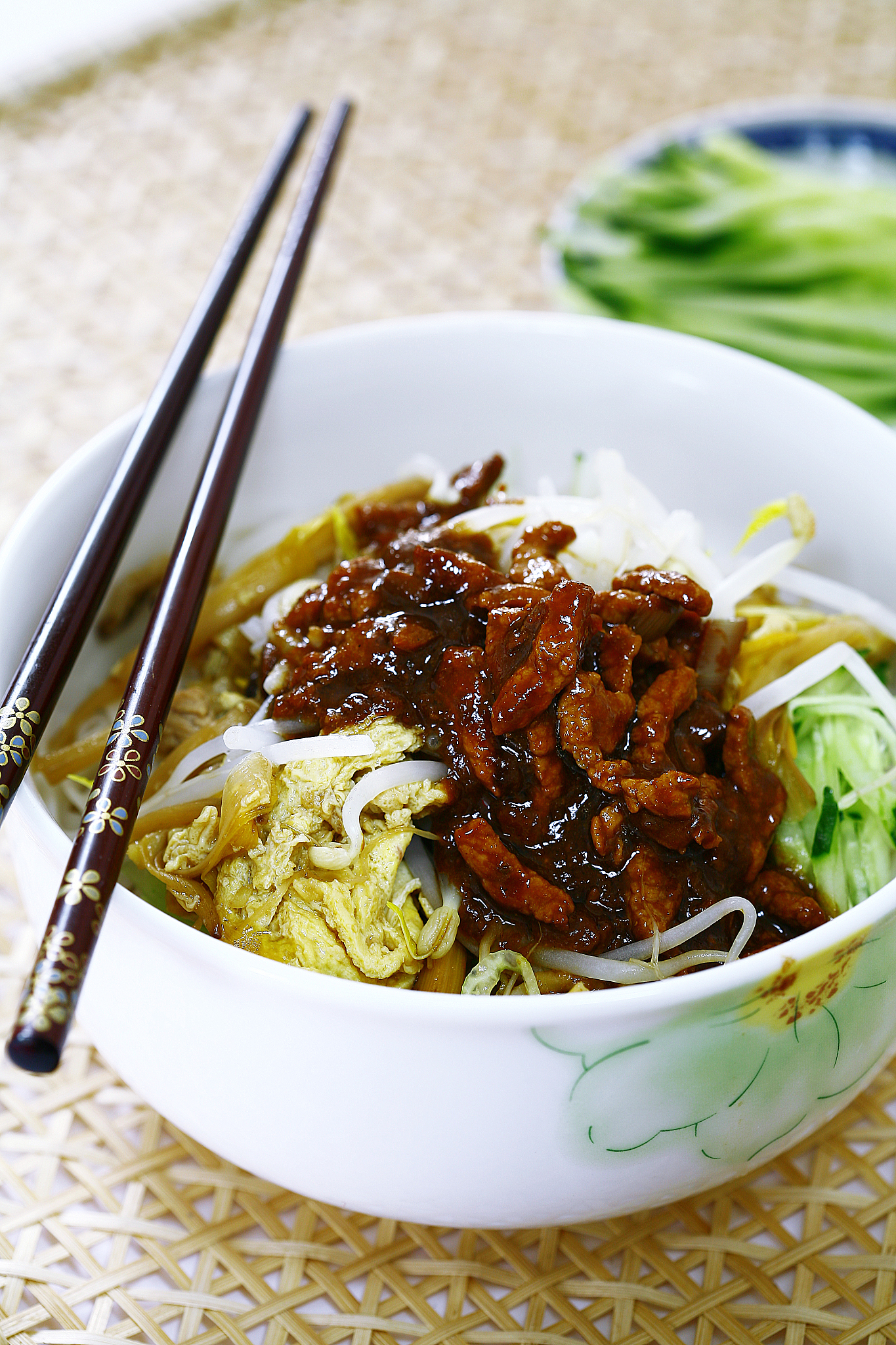 请帮我写1篇600字博客文章主题是：杂酱面的杂酱怎么做