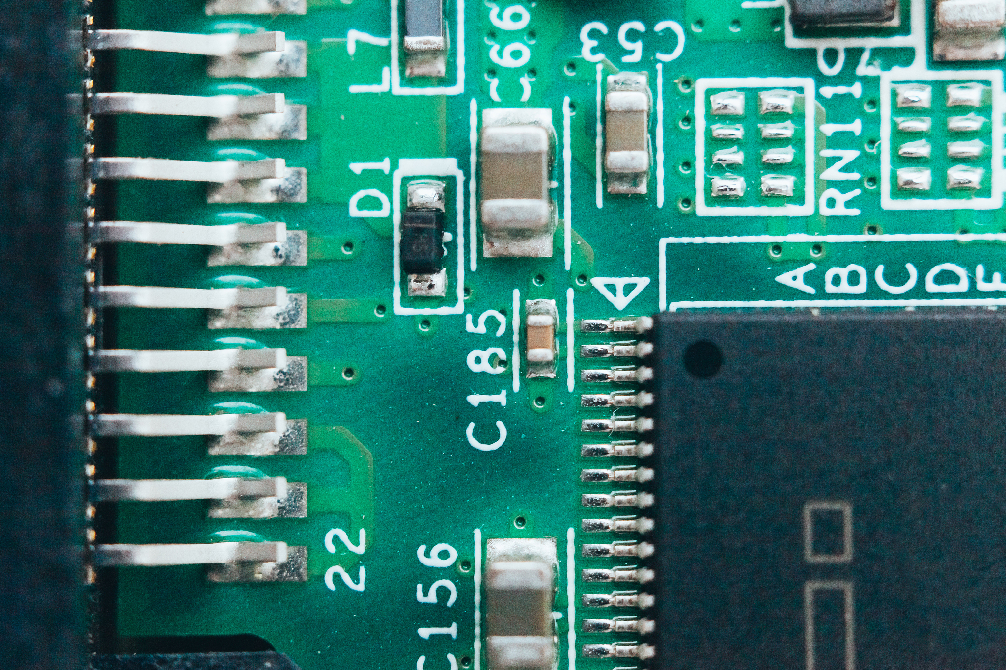 基于AT89S52单片机的智能体温检测门禁系统设计