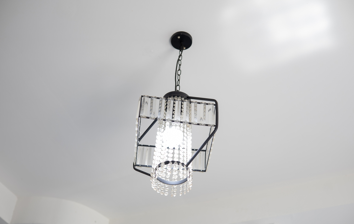 灯具起名字设计元素有涟漪水波纹项链露珠。