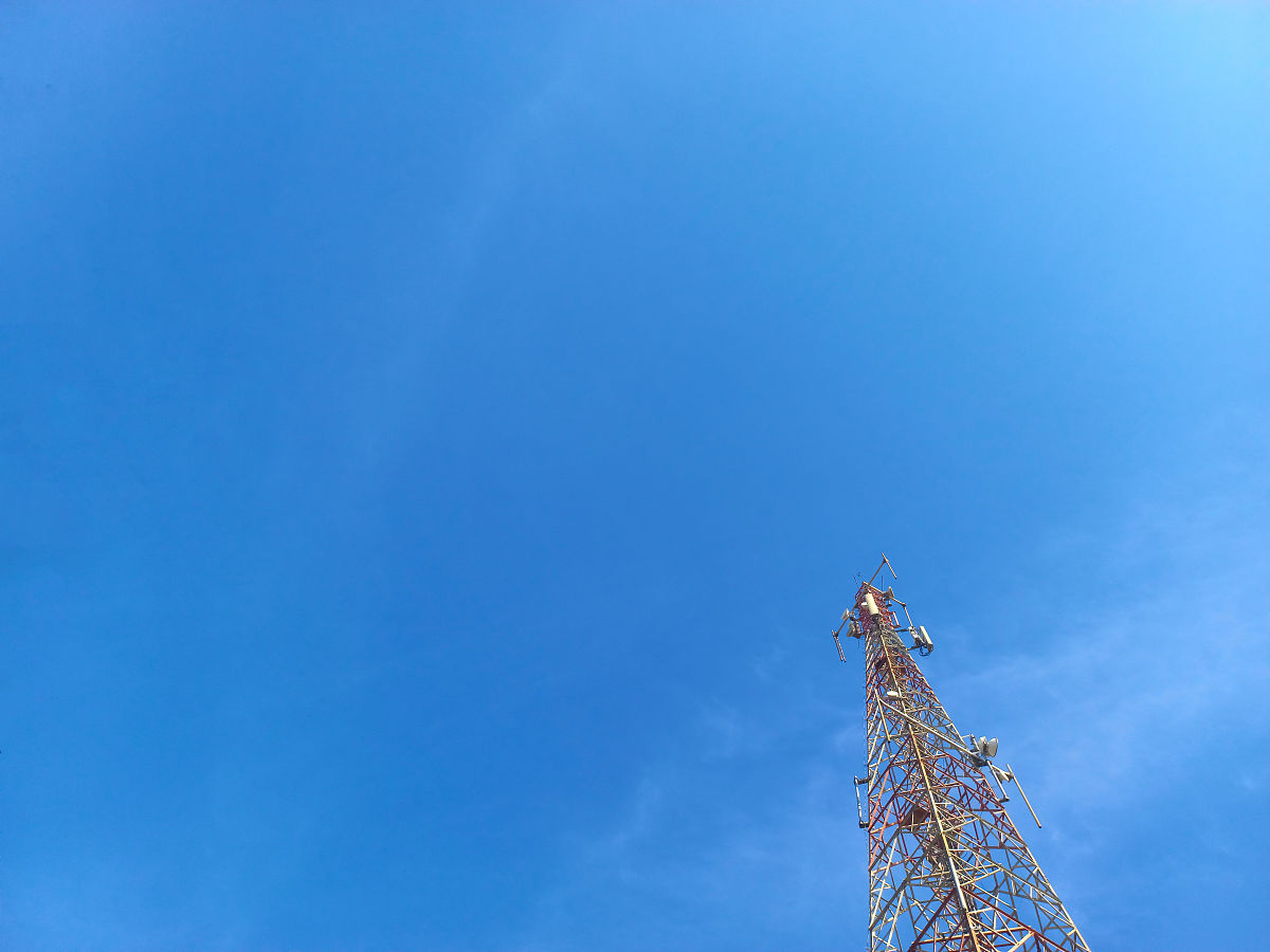 高中物理信号分子概述：电、声、光、磁、气