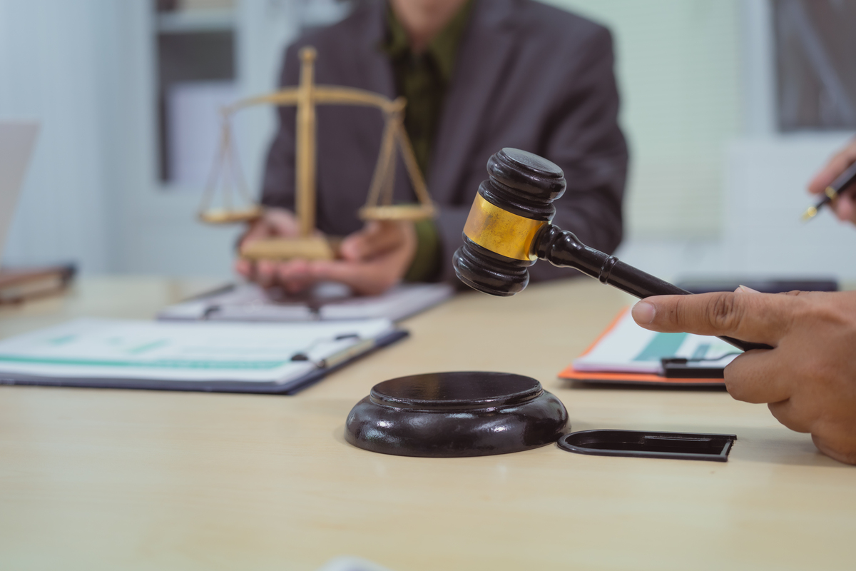 刑事案件律师选择指南：如何找到一位靠谱的刑事辩护律师？