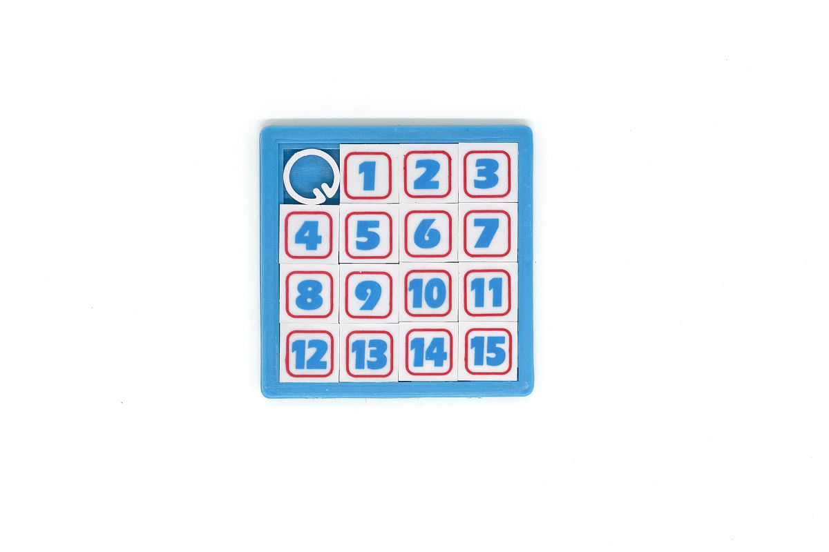 请给初中生写一段《DK了不起的数学思维》推荐语简短一点