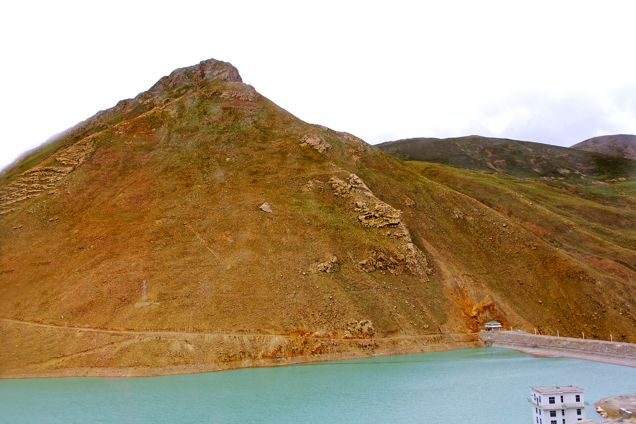 中文诗歌：天空、星辰、山峰与河流的诗意