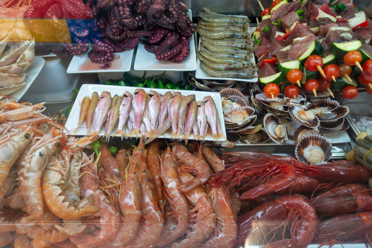 姐妹俩回老家开海鲜店的文案