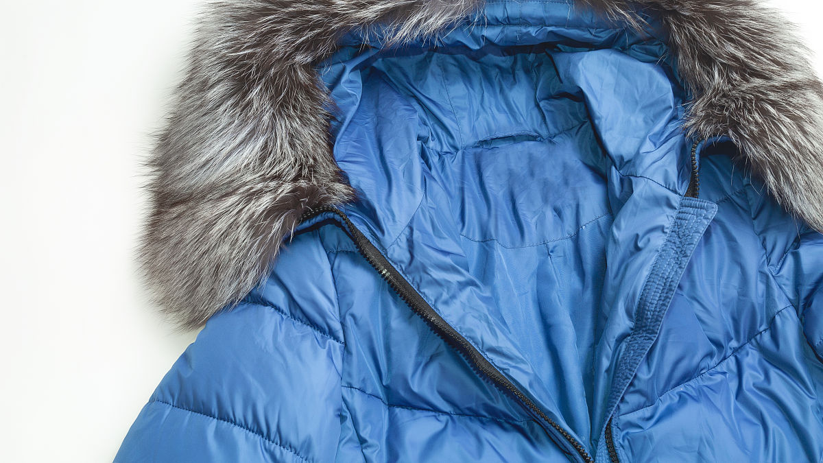 秋冬必备！这款加厚立领连帽拼接棉服，让你温暖与时尚兼具！