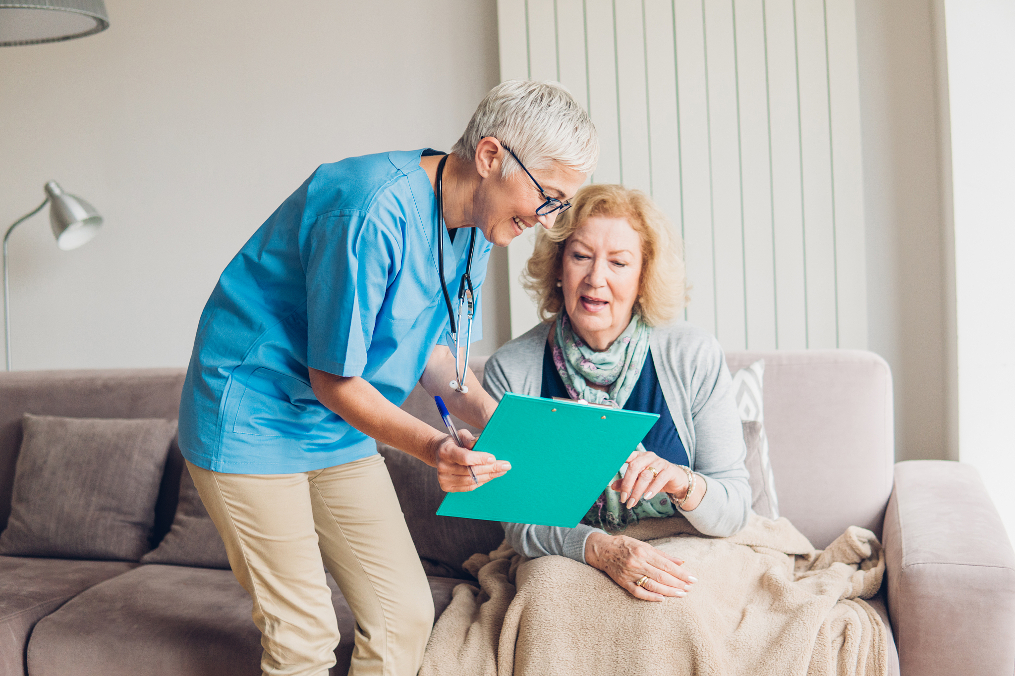 成都护士职称分类详解：从初级到专家