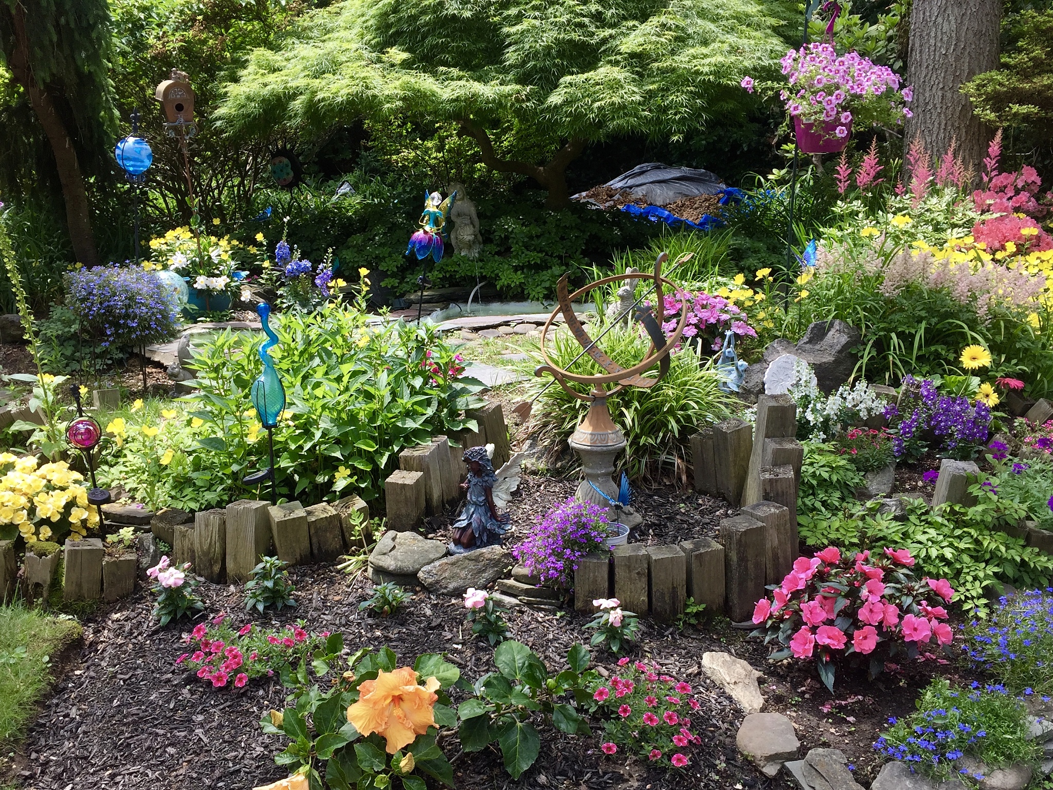 用美式英语写5条关于Exquisite Home Wall Decoration Butterfly And Sunflower Home Decoration的好评以及其好评标题。结果格式为标题:好评内容。 用美式英语写5条关于Exquisite Home Wall Decoration Butterfly And Sunflower Home Decoration的好评以及其好评标题。结果格式为标题:好评内容。