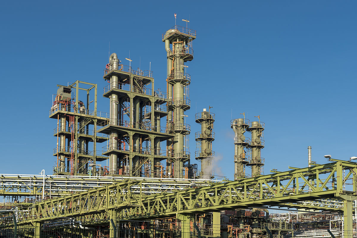 重庆化工学校石油化工生产技术专业招生：未来发展前景广阔