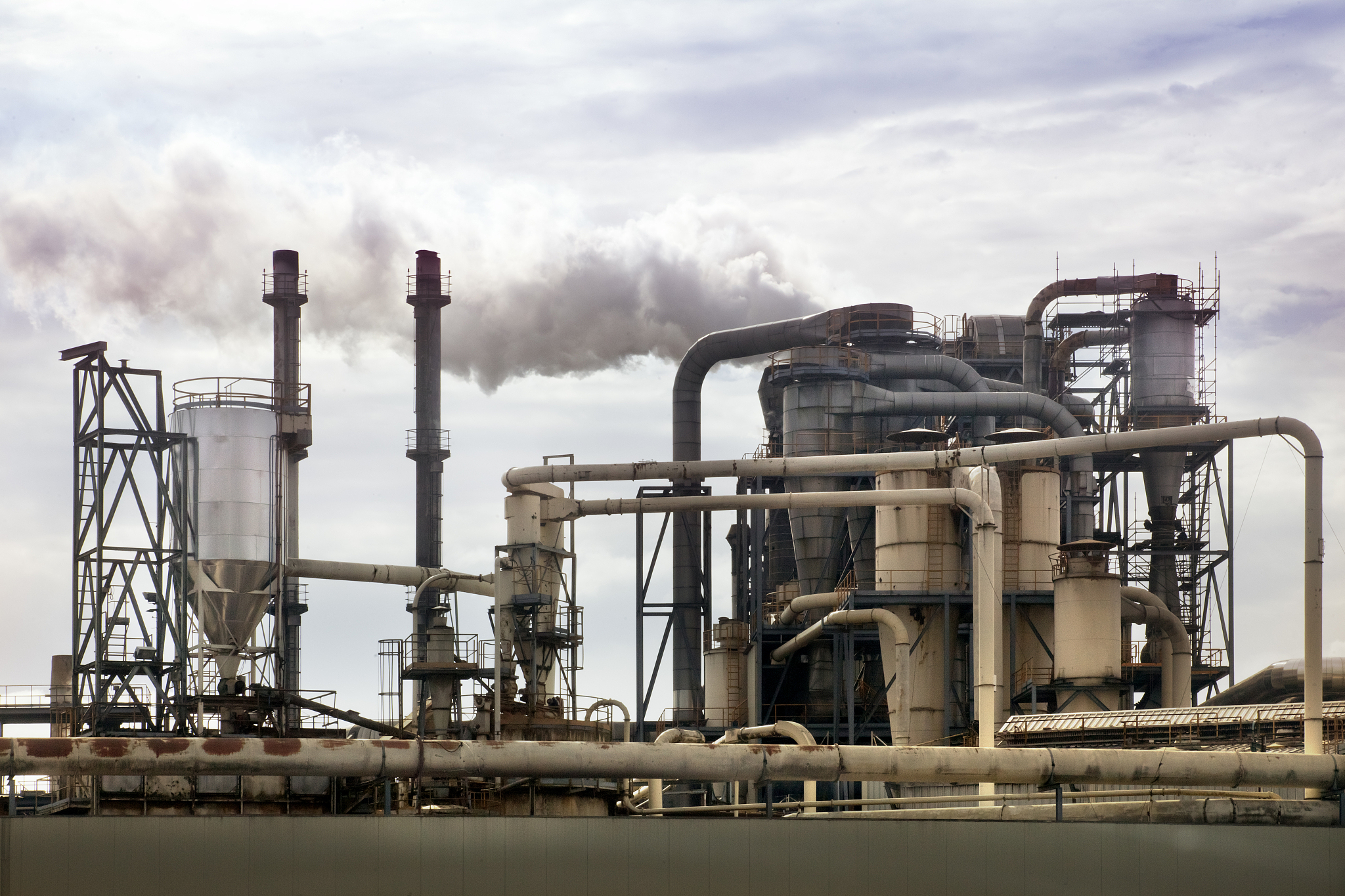 反应工程理论助力固废利用：实现资源化和减排的利器