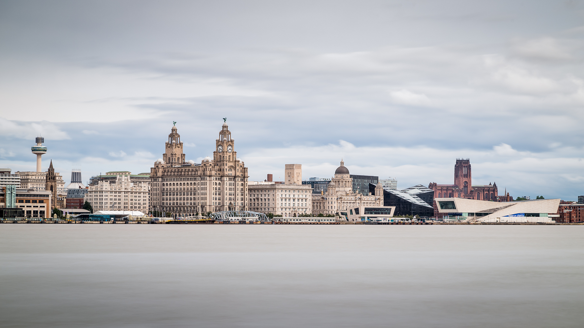 letterbox crop of the liverpool skyline