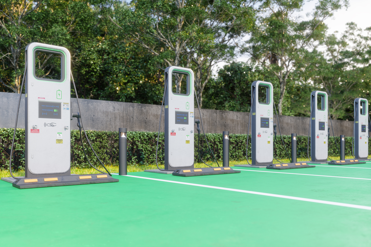 储能充电桩：高效充电，平衡电网，助力能源转型