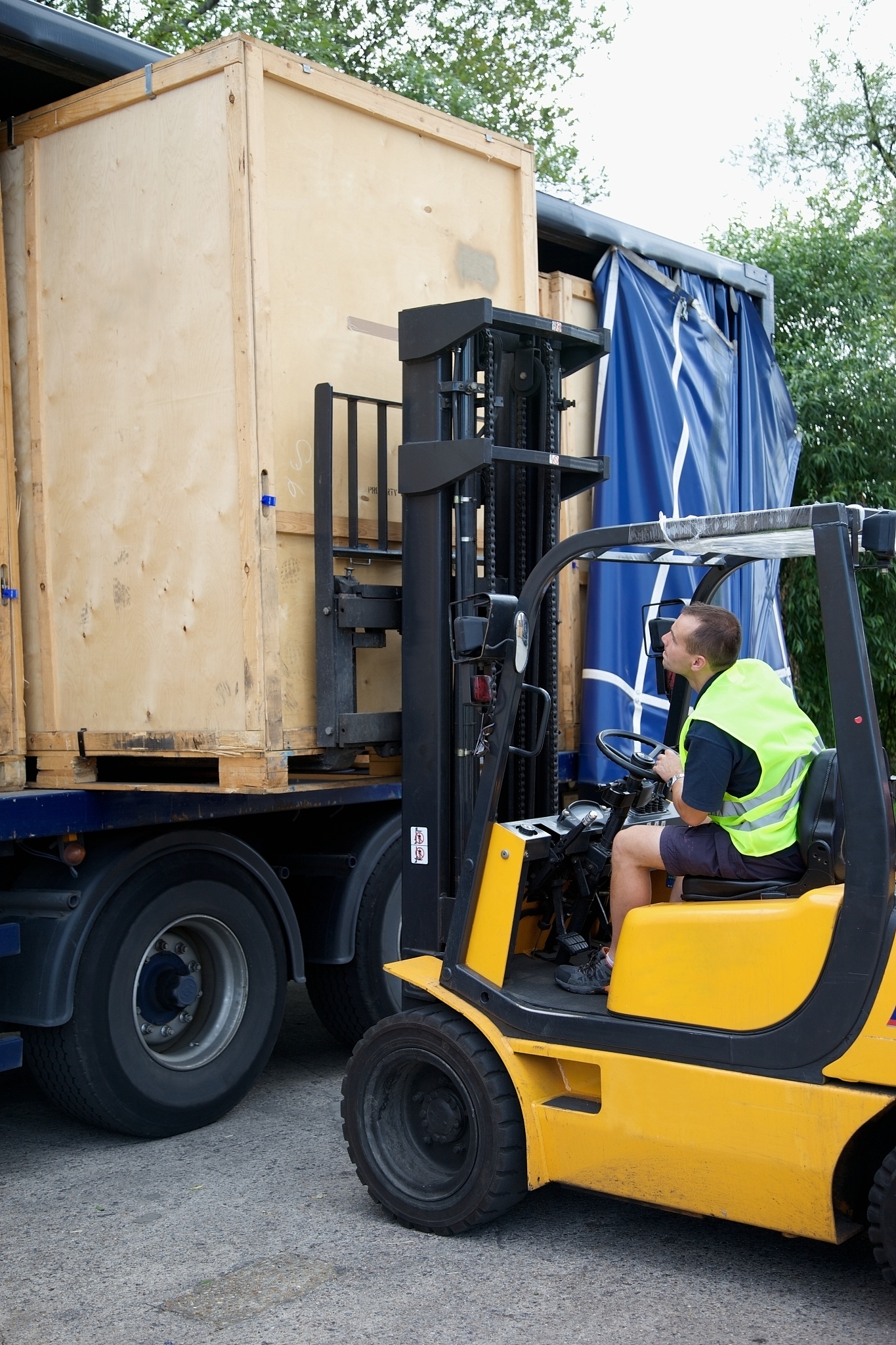 前移式叉车购买指南：5个关键因素助您选购最优设备