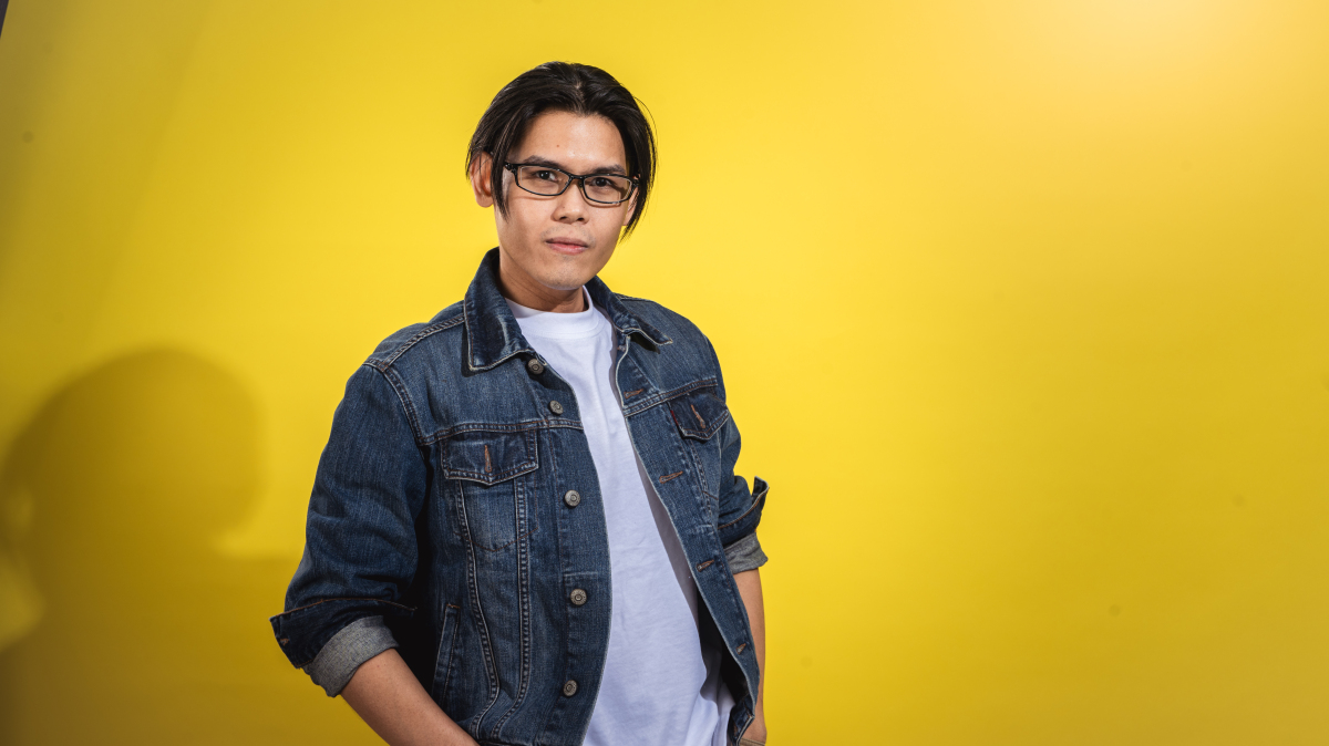 我给你几个描述你来猜是这个人是谁 中国 歌手 男生 方文山