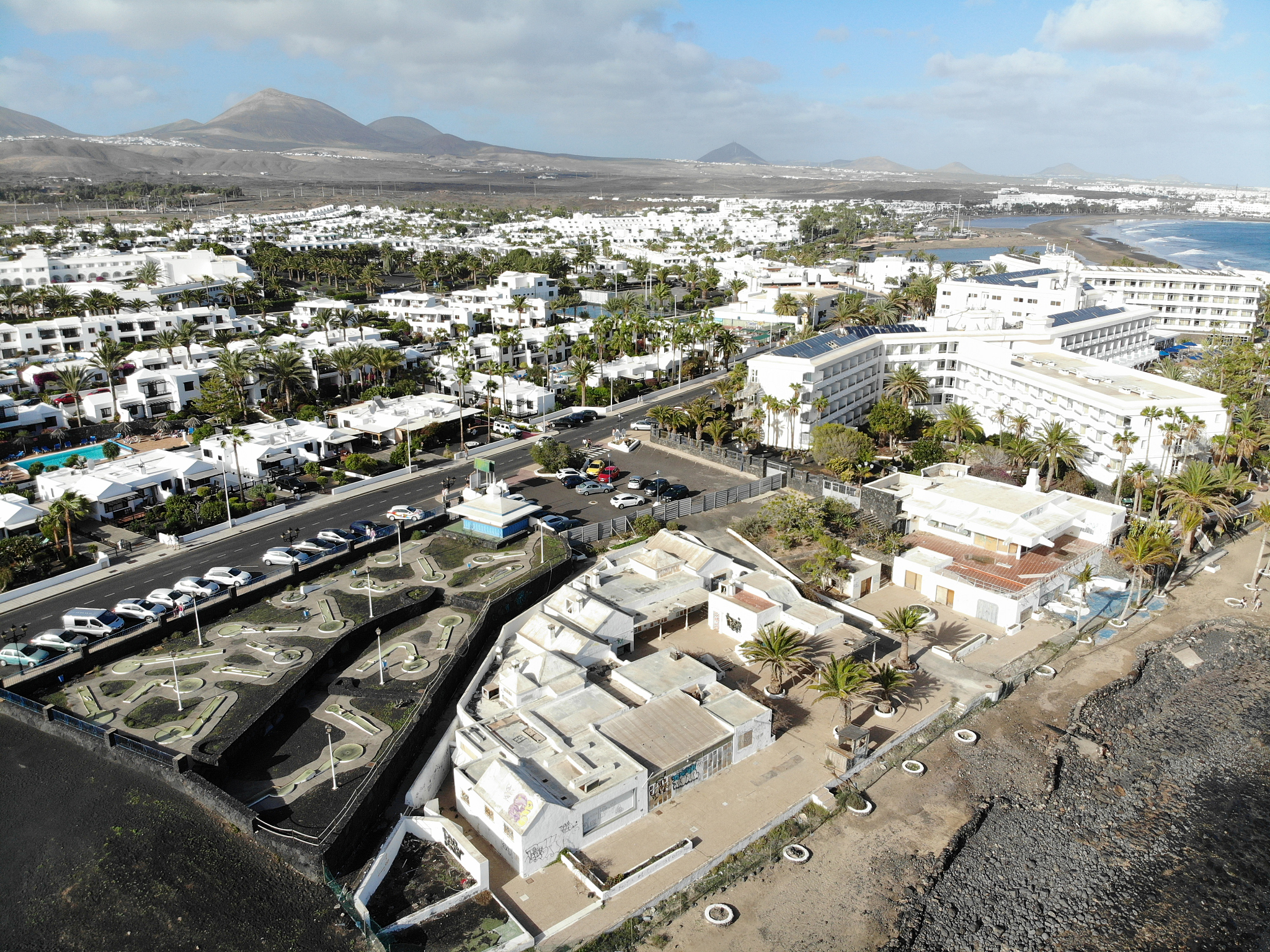 这看起来更像是在西南部的地方 英语翻译