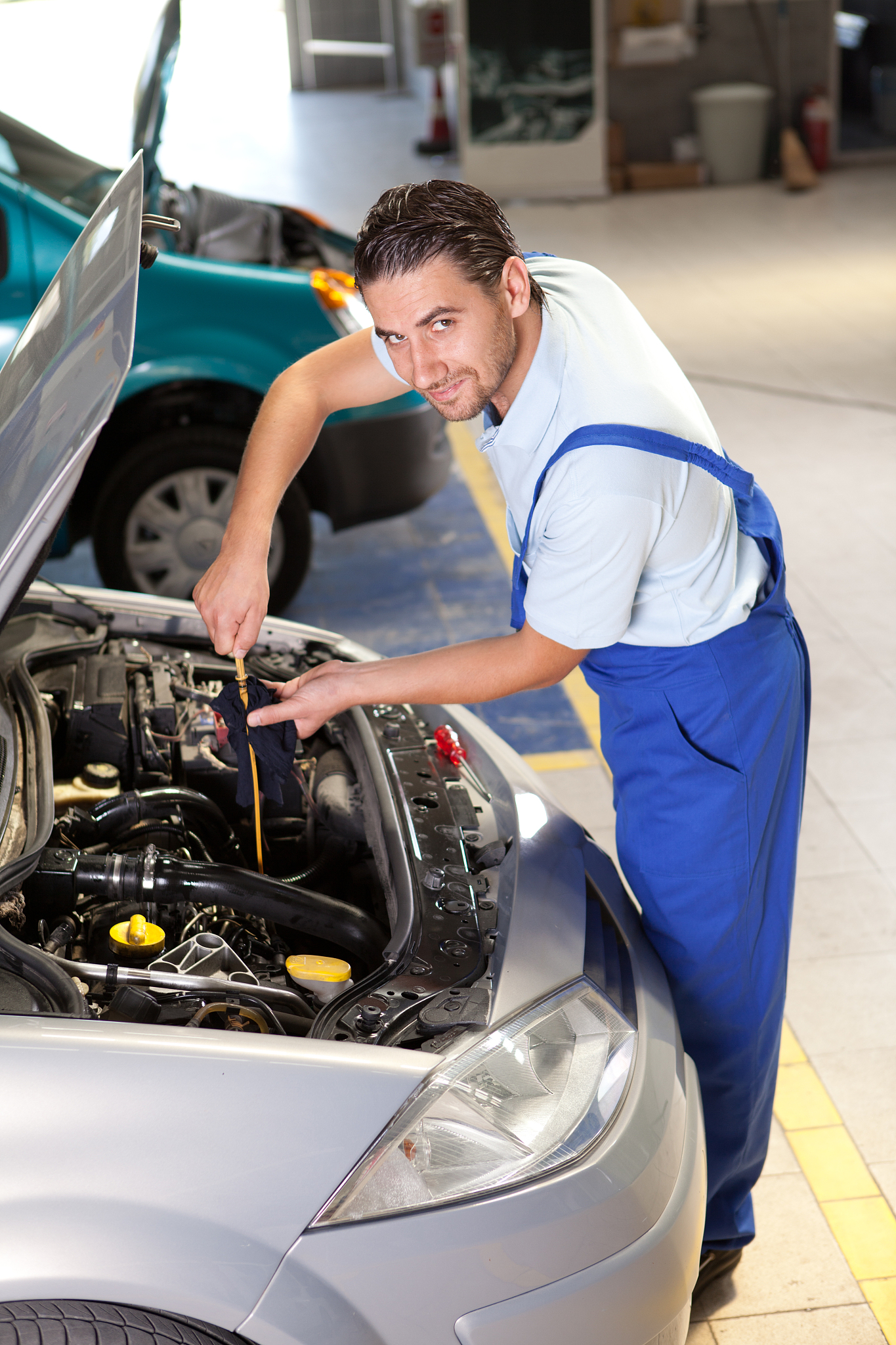 四川省工业贸易学校汽车检测与维修专业