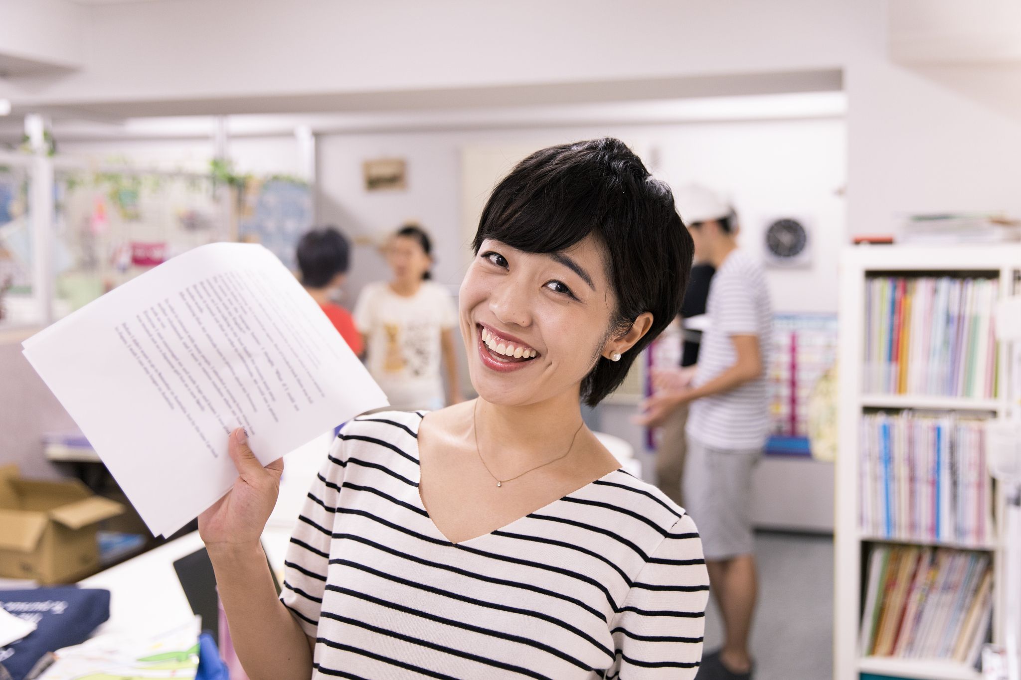 一个积极向上乐观开朗大学生人物传记以第三人称写不少于1中文temperature=20