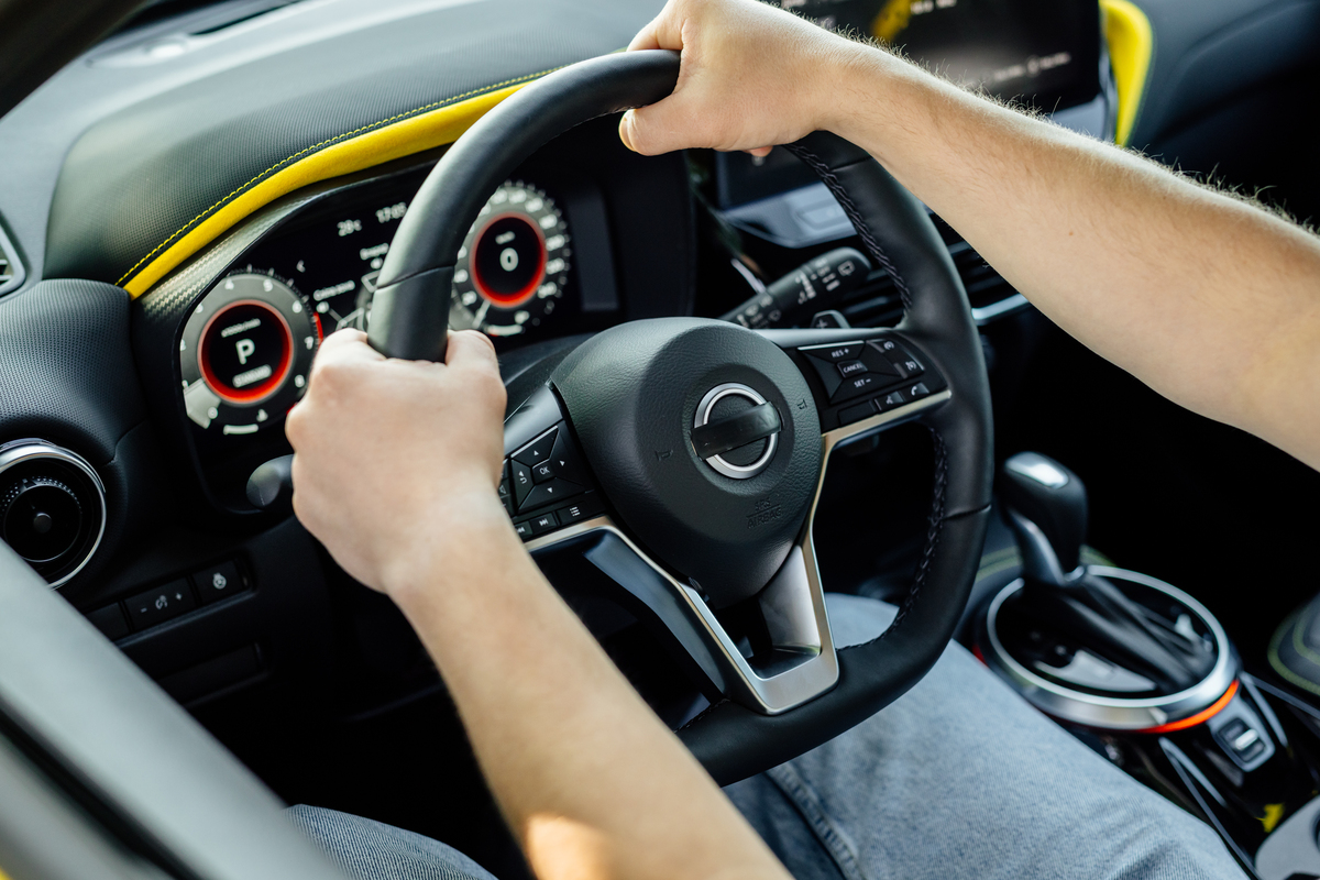 把住方向盘代表什么数字