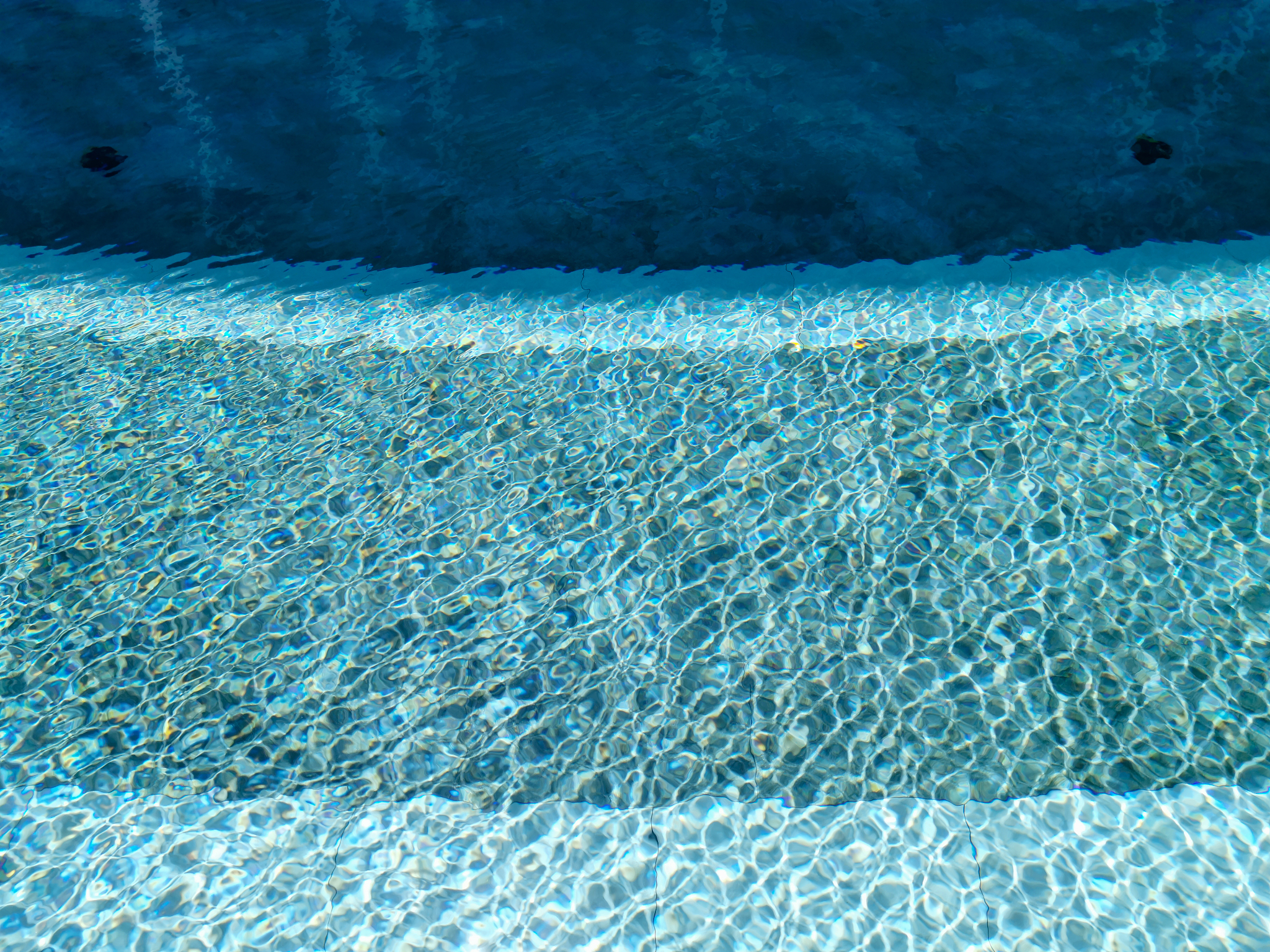 润色：When choosing a substrate it is important to consider whether it is suitable for water-based materials or oil-based dry materials Water-based materials require the substrate to have a certain degre