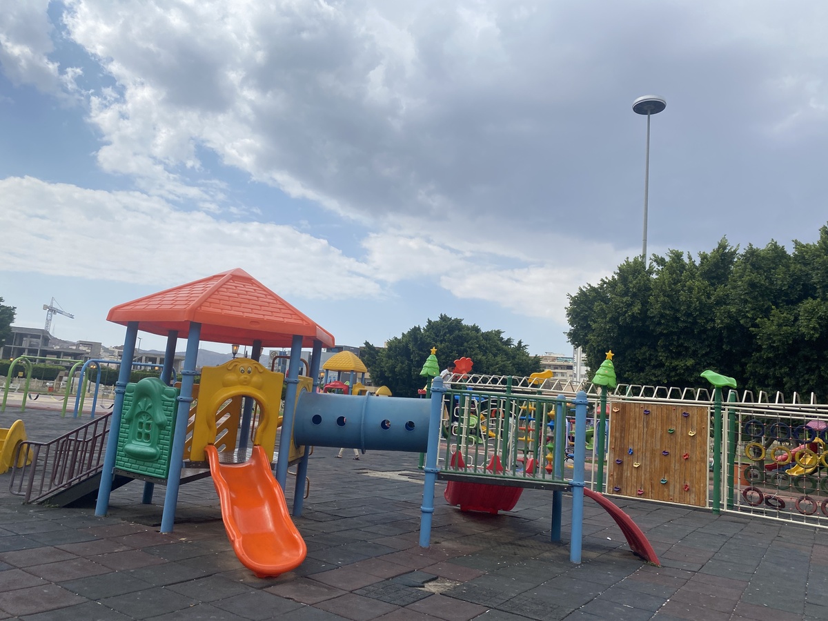 我是幼师写一个沙水区搭建滑梯游戏前谈话