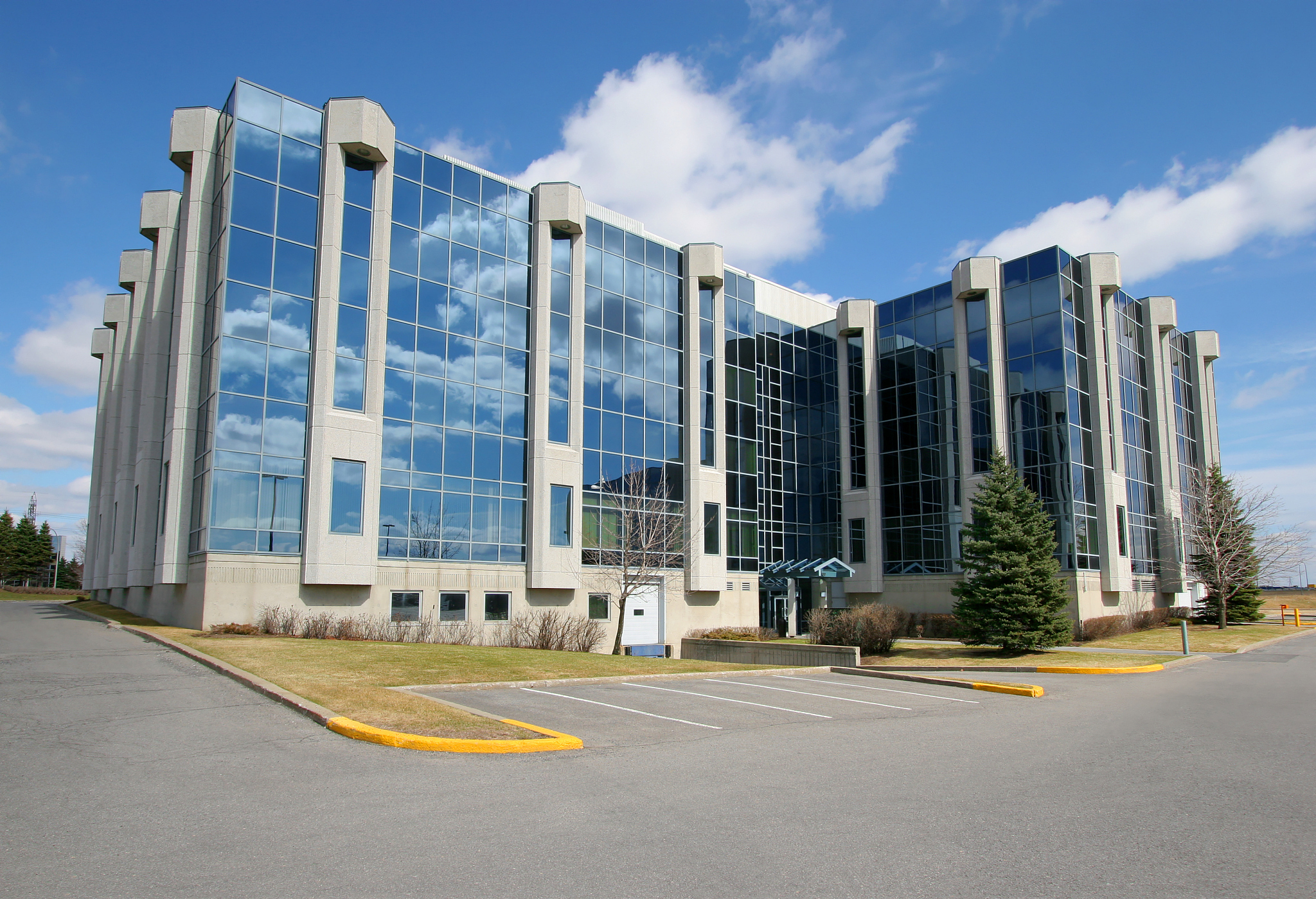 国外关于房地产行业概况及发展趋势研究写一段话