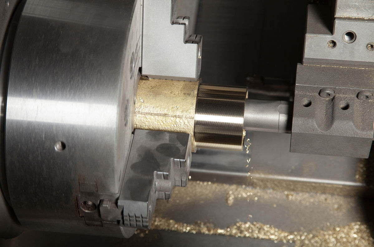 武汉技术学校数控加工专业招生简章 - 培养高端技术人才