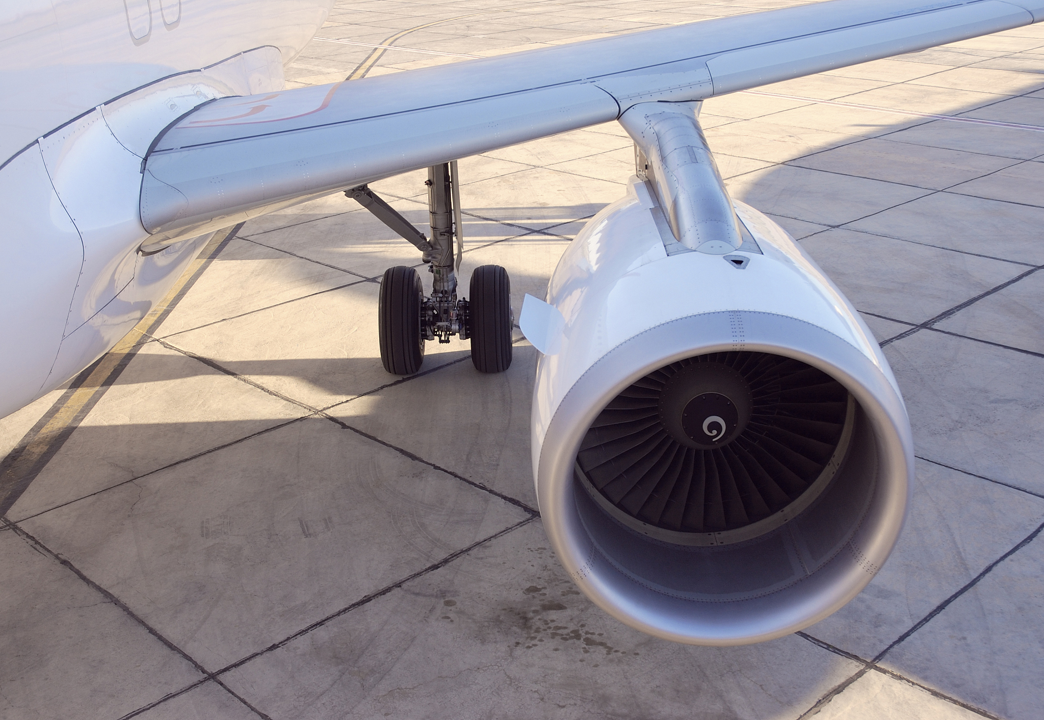 飞机构造详解：从机身到控制系统