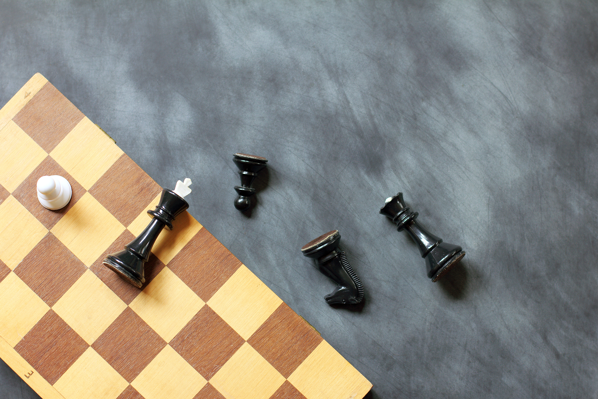 如何分开陪自己亲妹妹和自己男朋友玩游戏