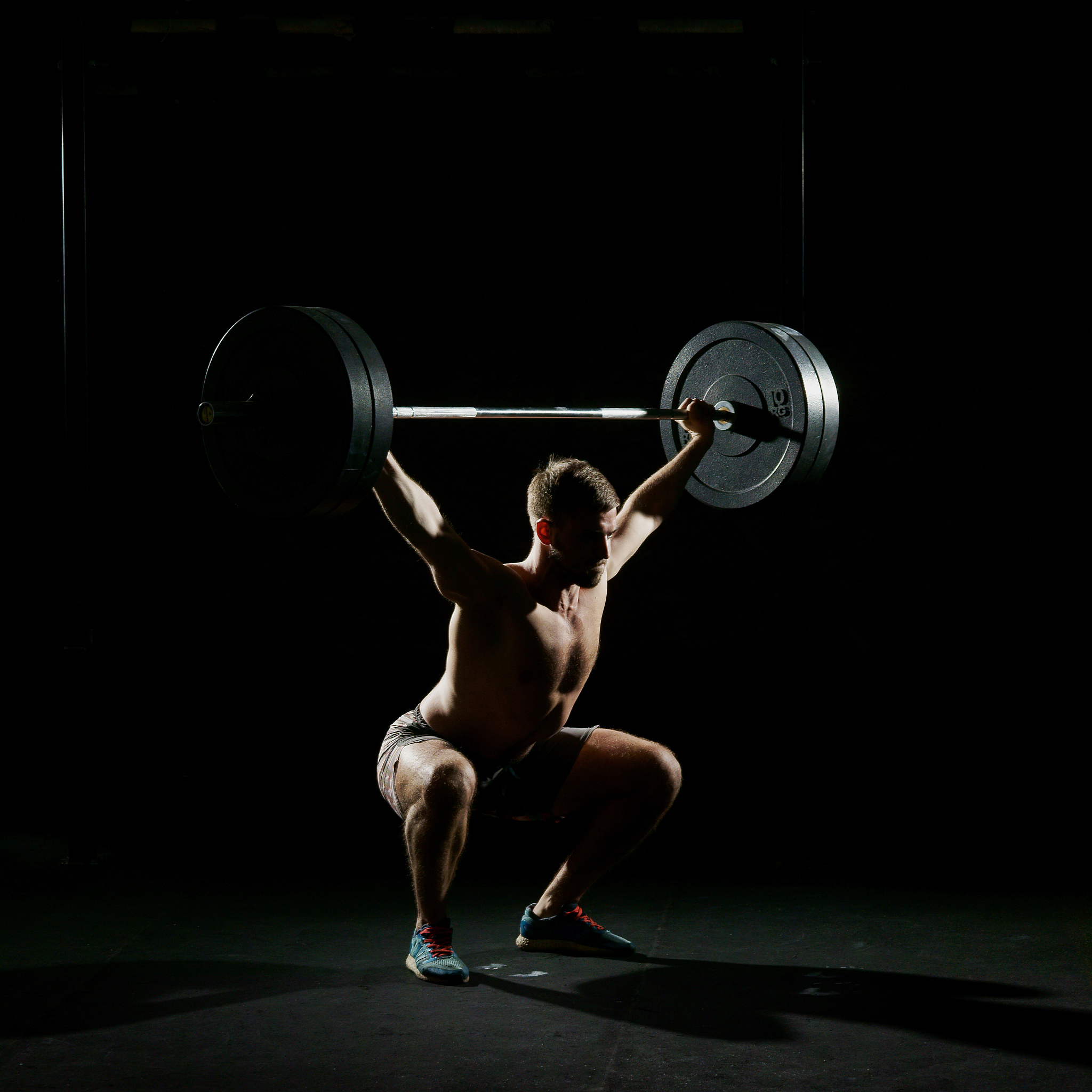 260kg 杠铃深蹲：力量与技巧的巅峰之作