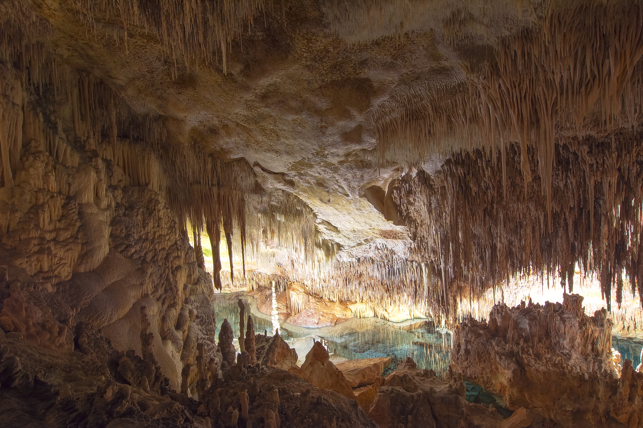 dragon cave (cuevas del drach), porto cristo, mallorca, spain