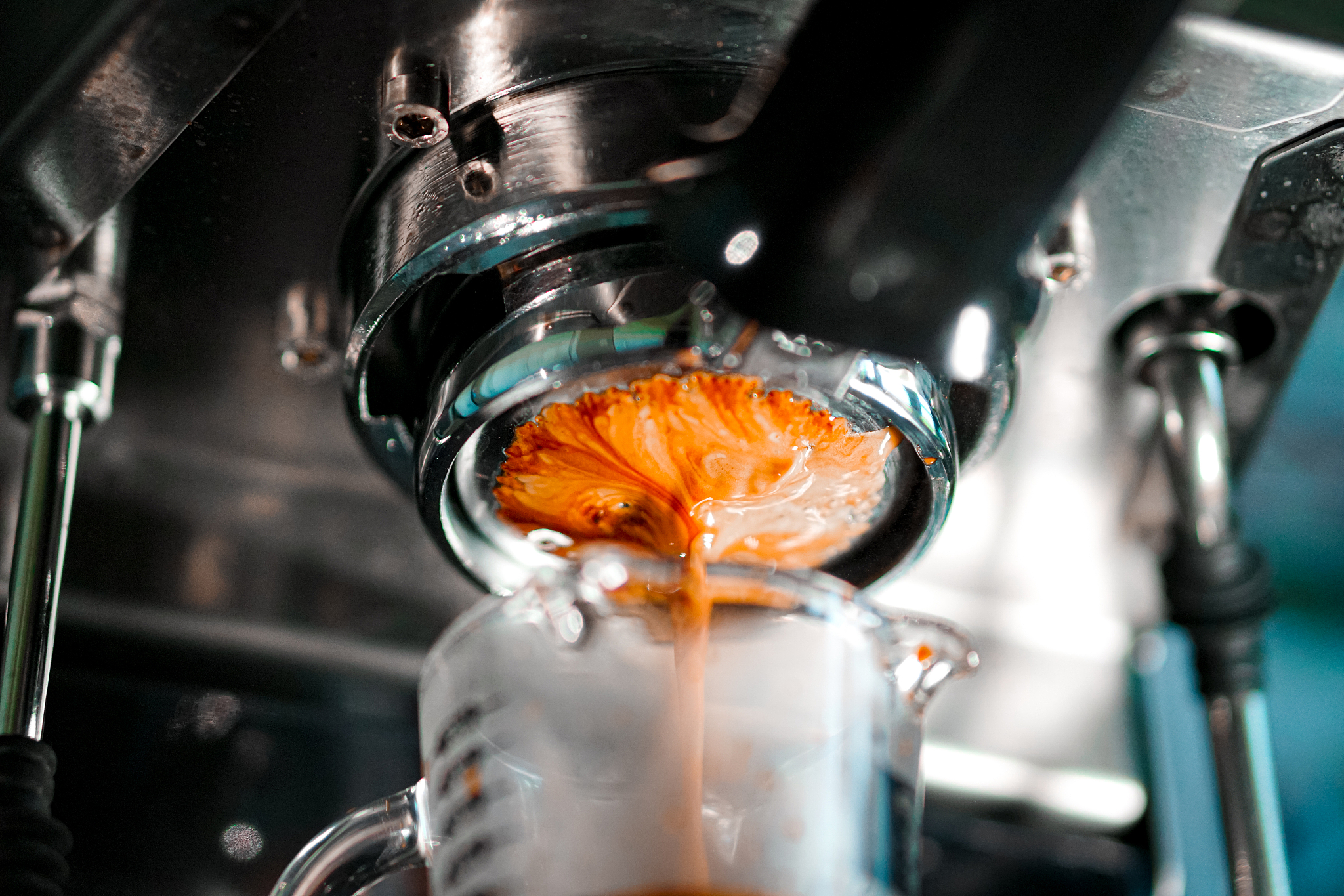 喝拿铁心慌？可能是咖啡因在作祟！