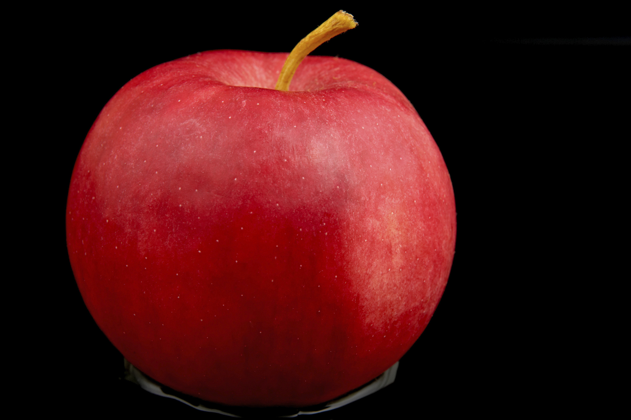 red apple